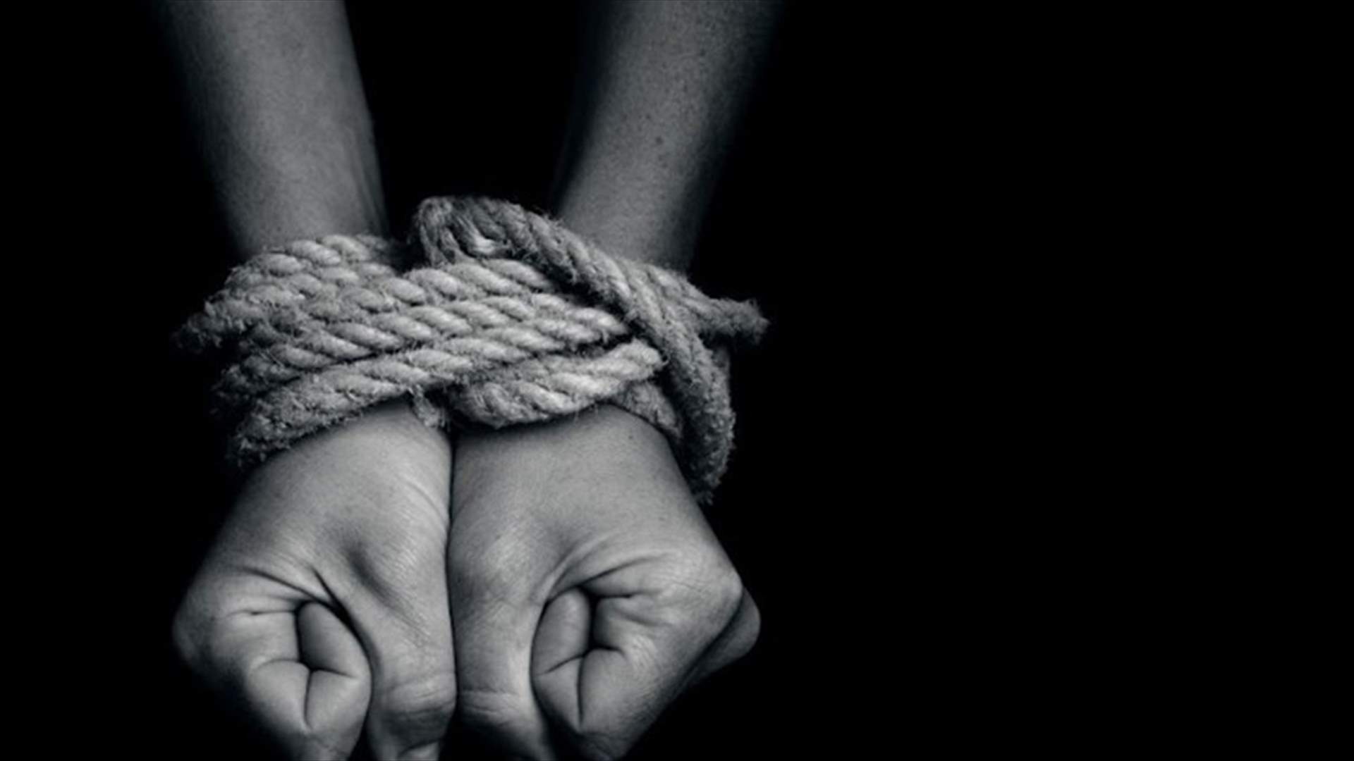 لفّقت قصّة تعرّضها للخطف للحصول على المال من والدها