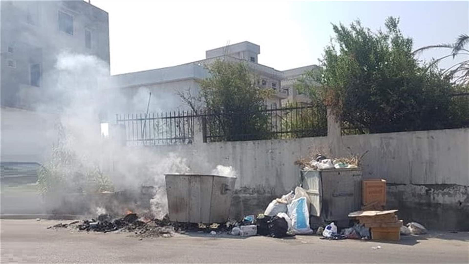بعد تراكم النفايات في المنية... البلدية تعلّق