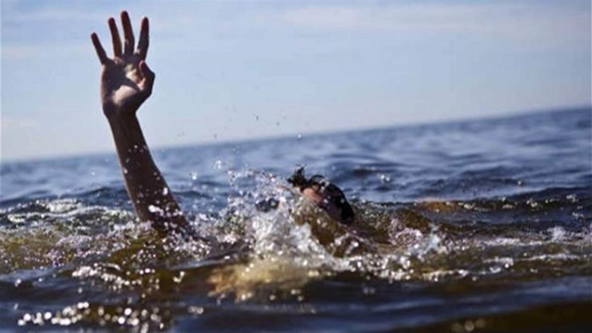 انقاذ مواطن من الغرق في احد مسابح المنية... وحالته حرجة