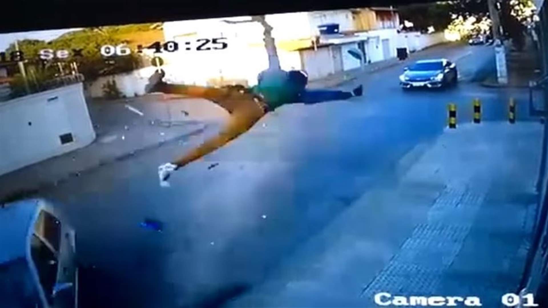 حقيقة فيديو حادث السير المرعب الذي انتشر وقيل انه وقع في شارع الحمرا...