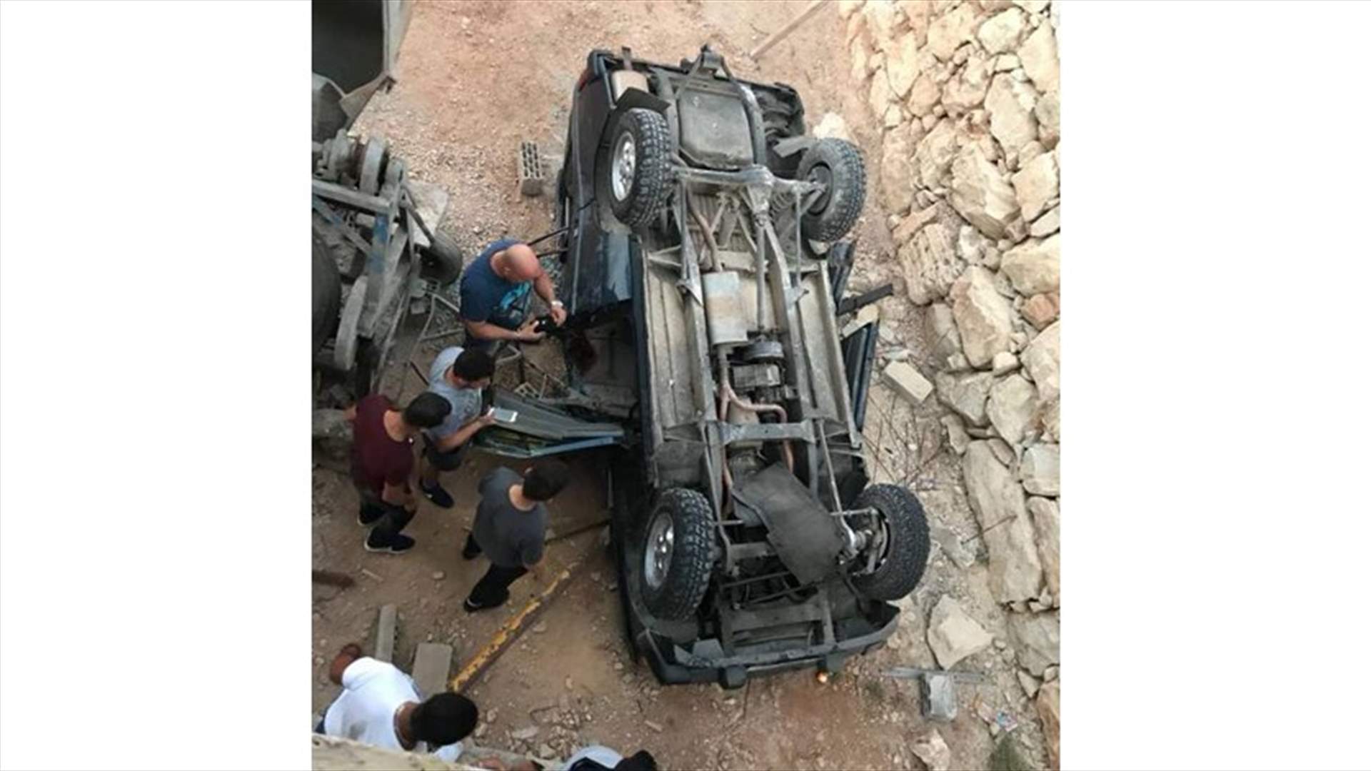 مصرع رئيس بلدية مراح السراج السابق بانقلاب سيارته في بشطايل (صورة)