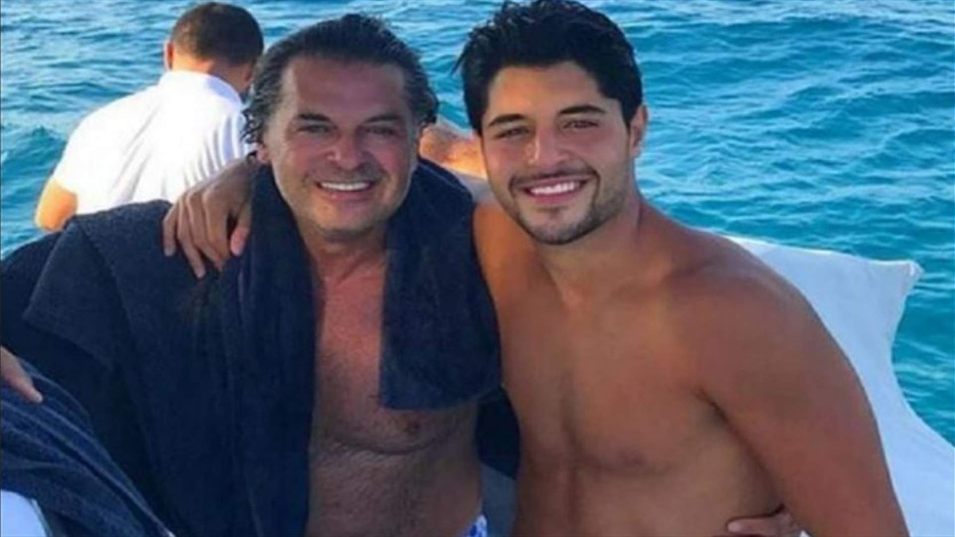 راغب علامة وابنه خالد بصورة عفوية... انسجام تامّ بين الأبّ وابنه