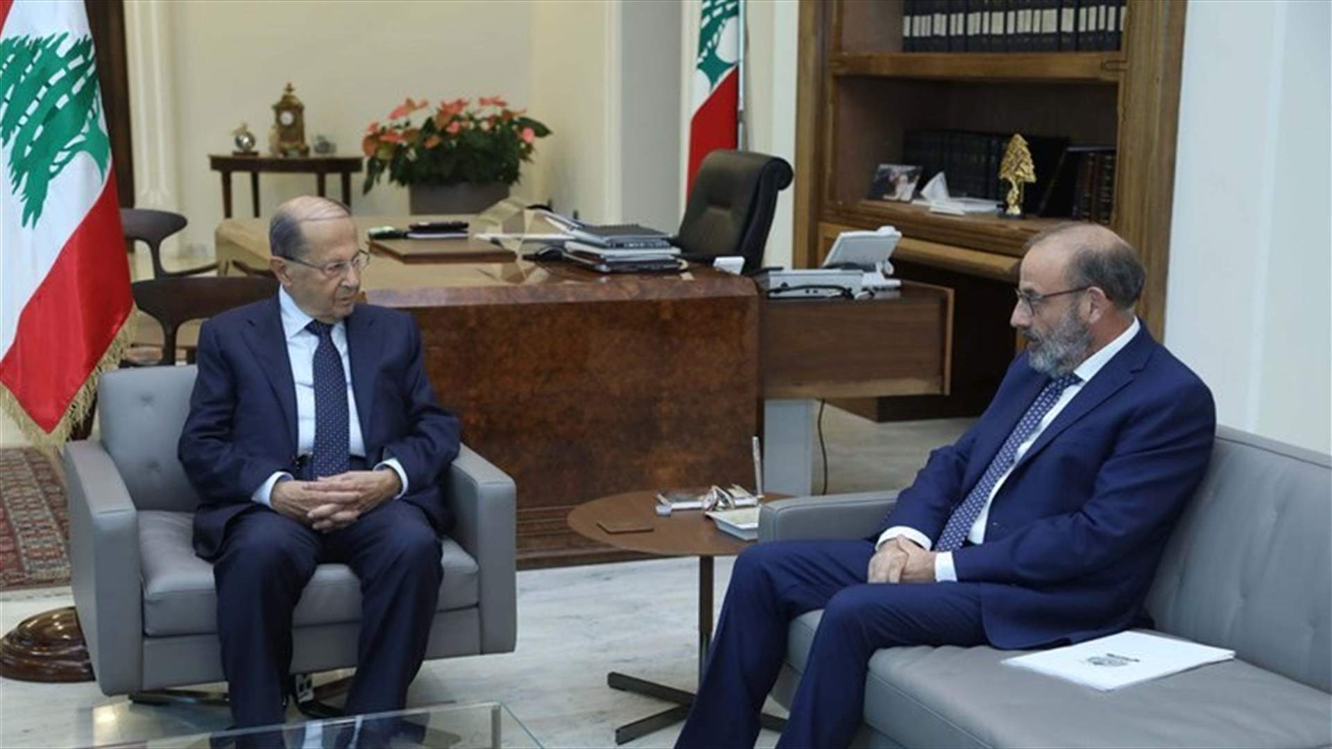 Aoun, al-Sarraf discuss situation of Defense Ministry and related institutions