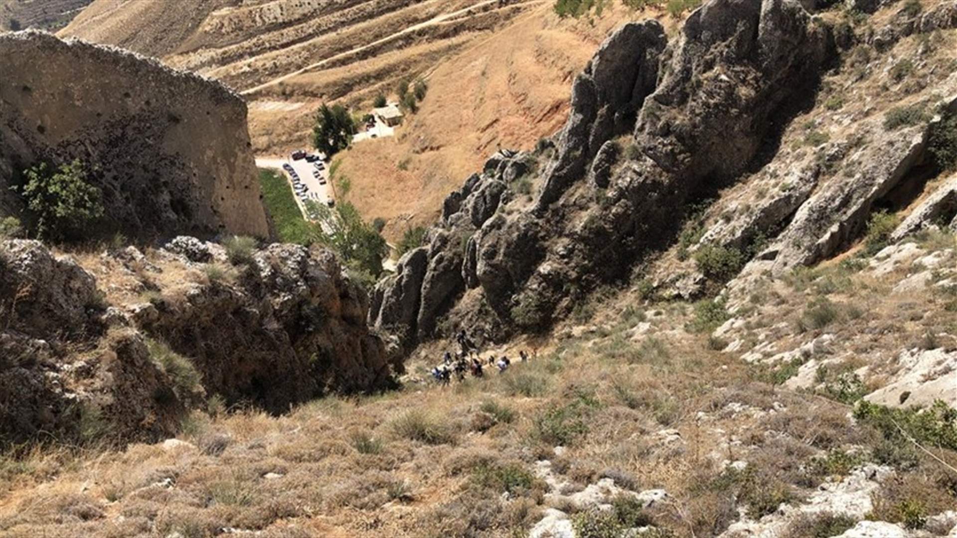 انقاذ ١١ شخصا احتجزوا في جرود الفرزل... (صور)