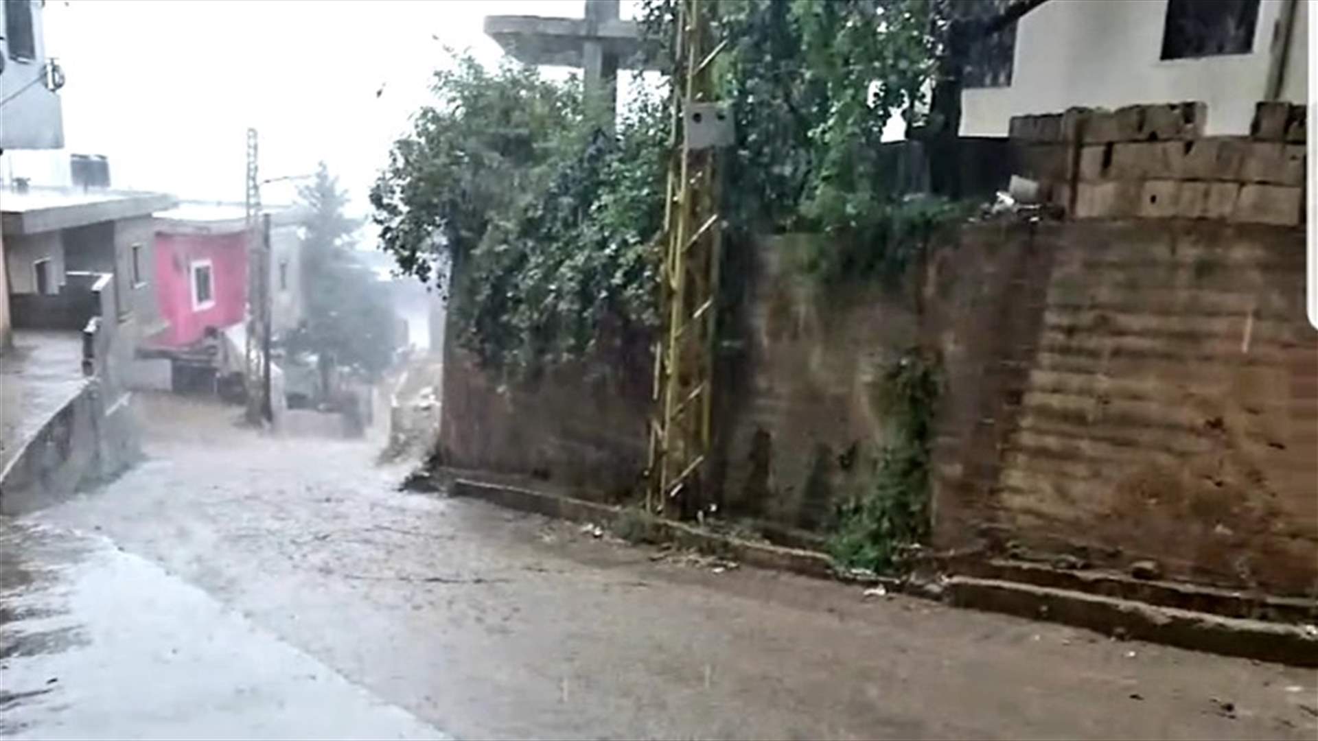 امطار غزيرة في بعض المناطق في لبنان...(فيديو)