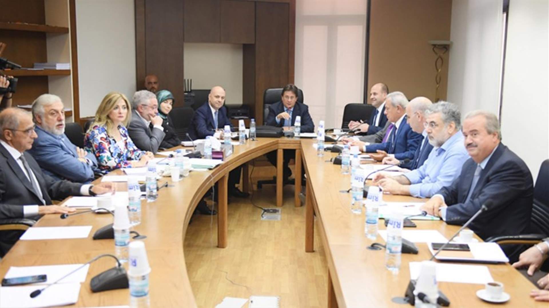 "المال" تابعت مشروع البطاقة الصحية...كنعان: بحثنا في مقترحات التمويل