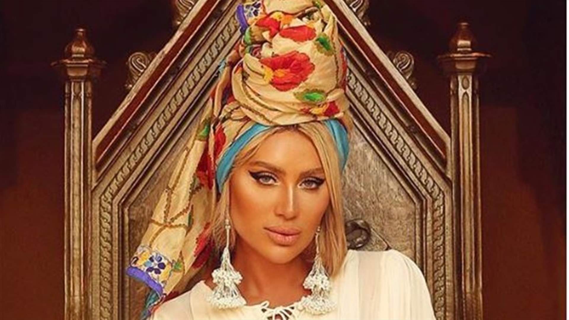 مايا دياب تثير الجدل كعادتها... هذه المرّة بطريقتها الغريبة في شرب العصير
