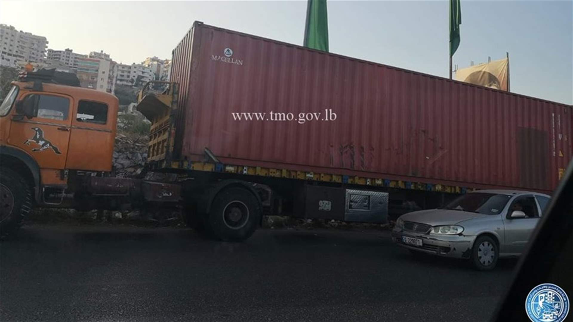 التحكم المروري: تعطل شاحنة على أوتوستراد خلدة (صورة)