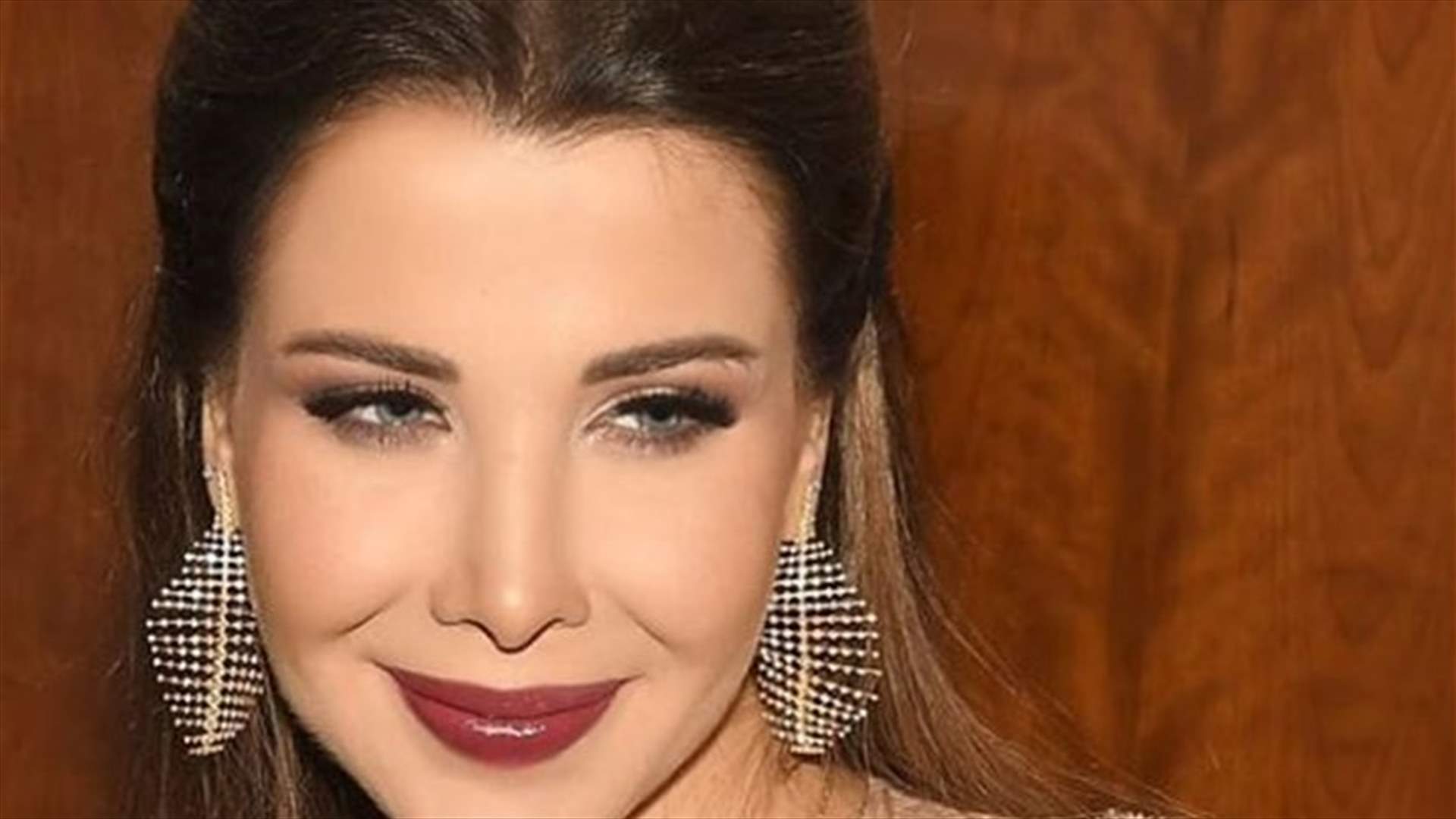 فنانة سورية تبكي بعد حذف أغنيتها.. ما علاقة نانسي عجرم؟ (فيديو)