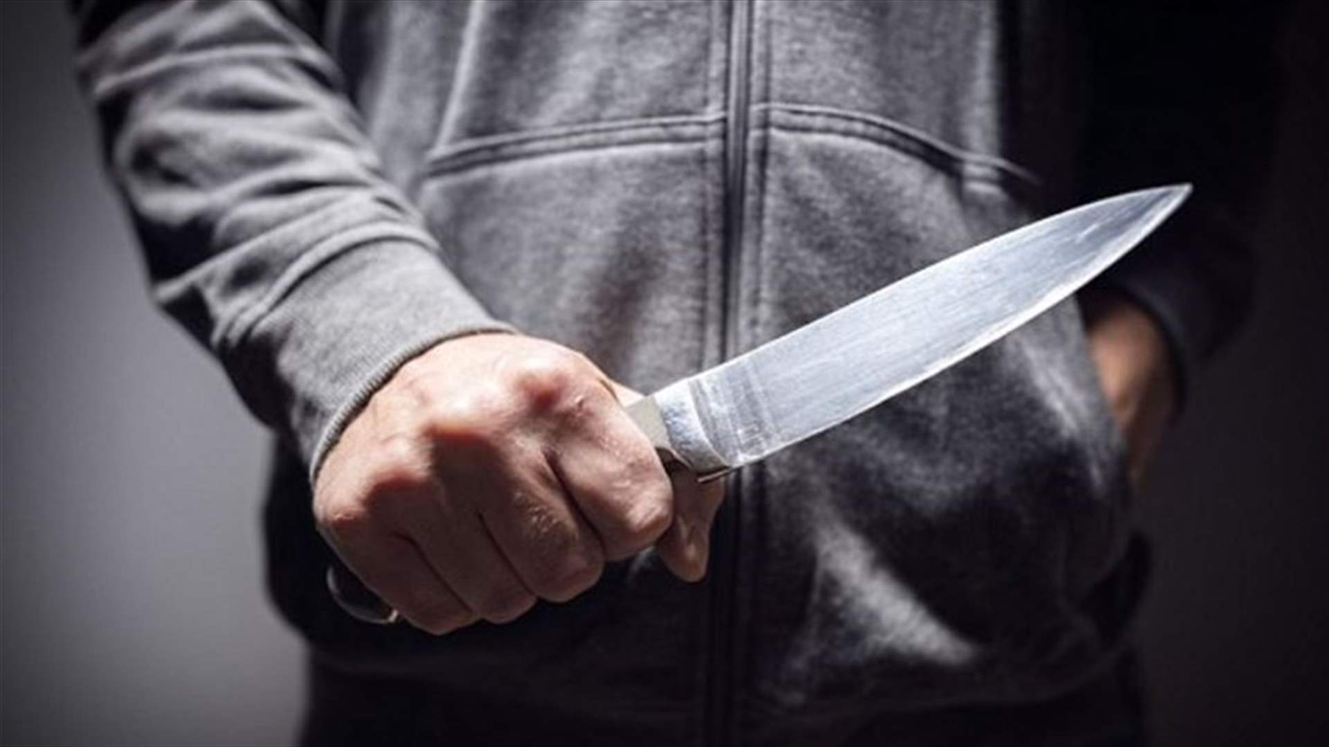 ذبح زوجته ثم حمل رأسها وذهب به إلى قسم الشرطة...