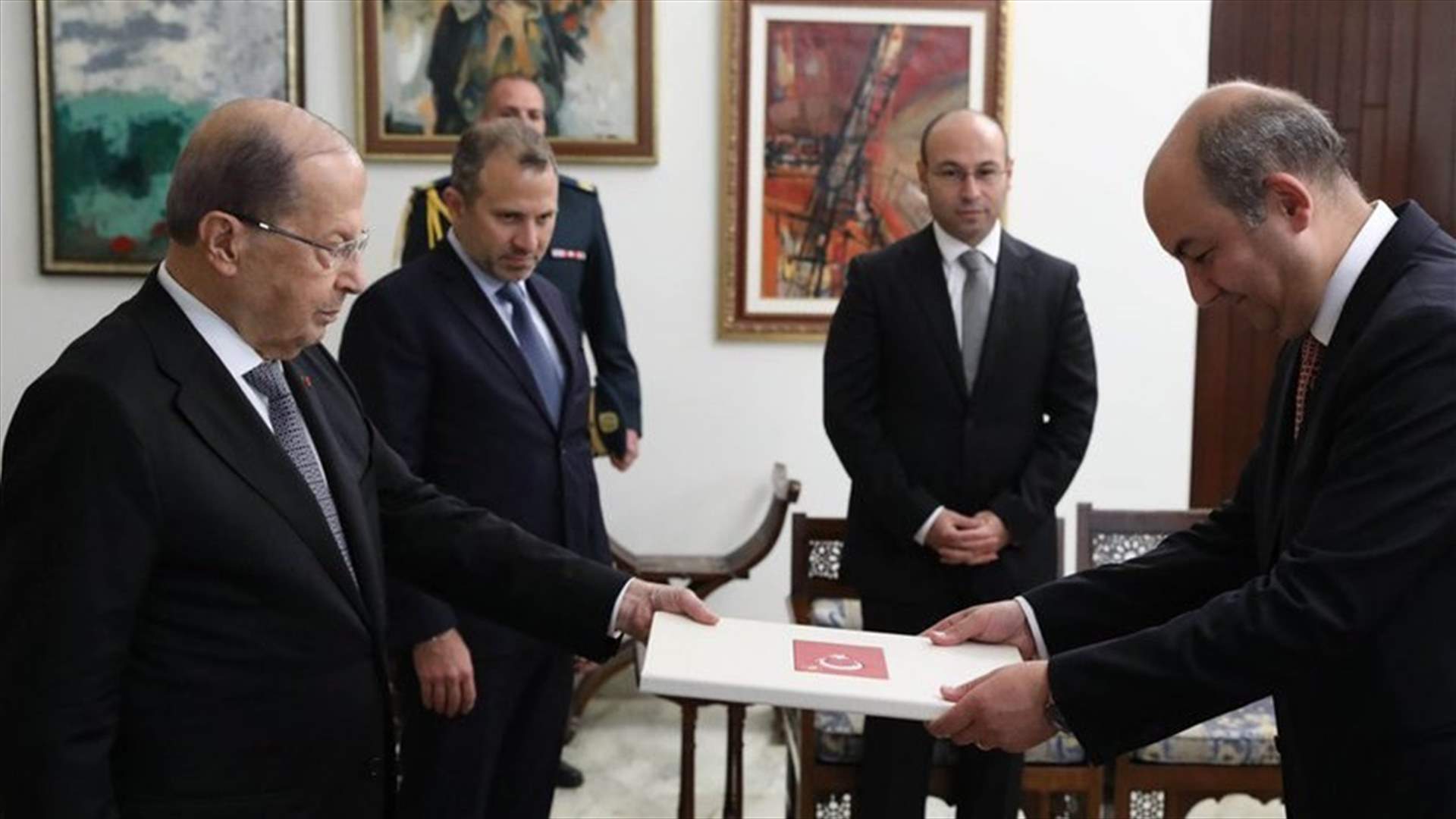 Aoun receives credentials of newly-appointed ambassadors to Lebanon
