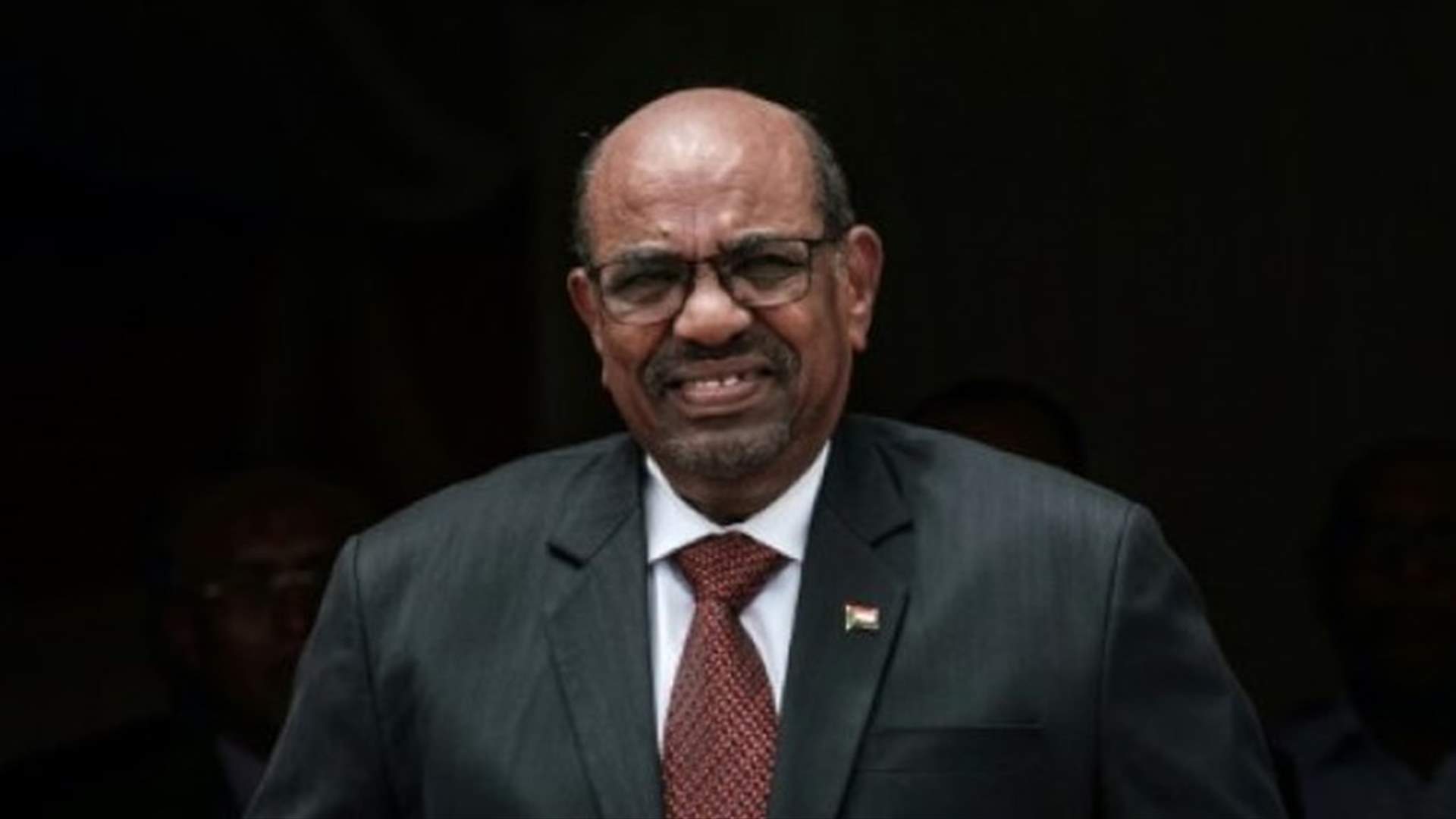 الحكومة السودانية الجديدة تؤدي اليمين ورئيسها يتولى أيضا حقيبة المال
