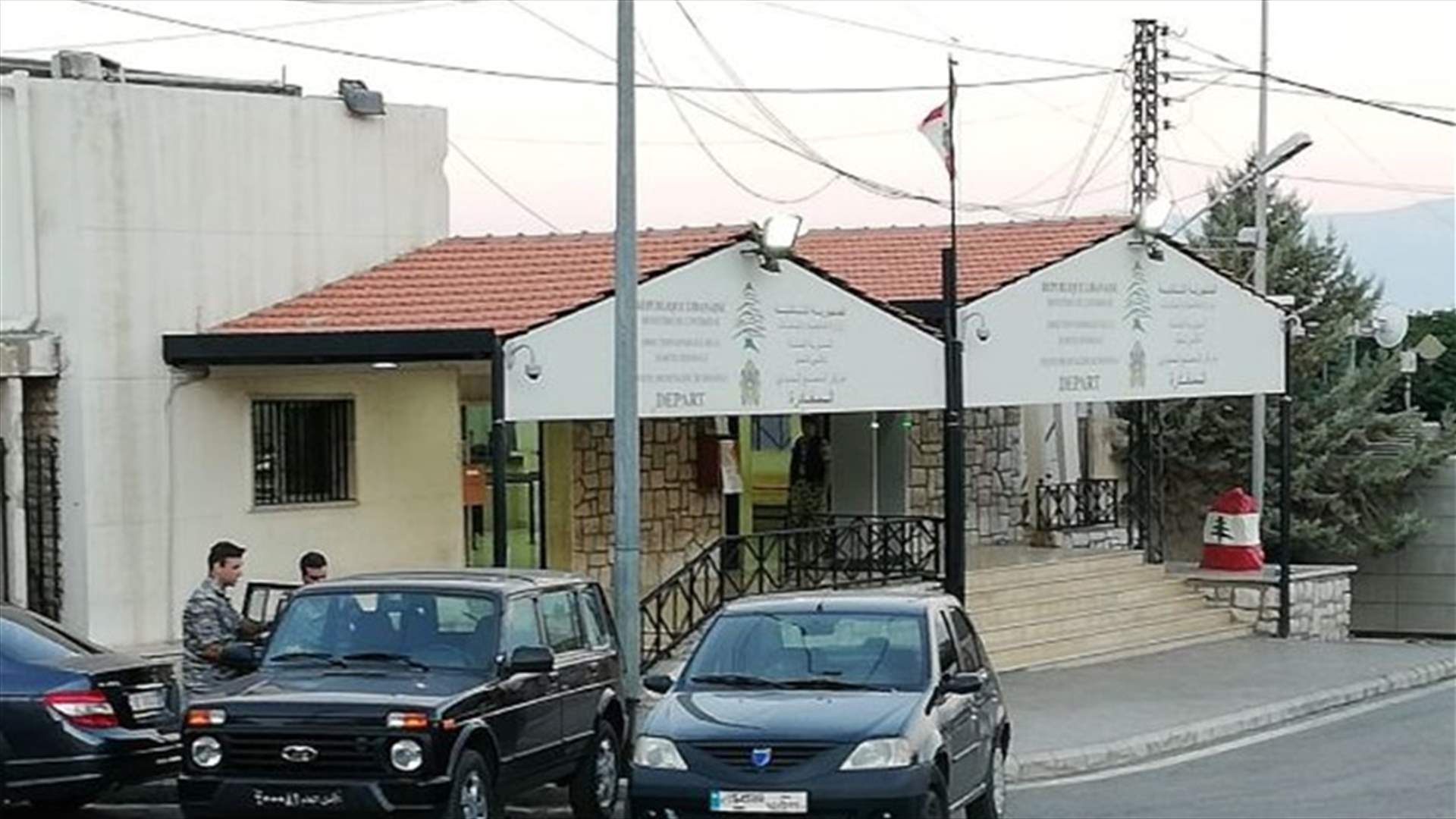 دفعة جديدة من النازحين السوريين ستغادر عند معبر المصنع الحدودي...