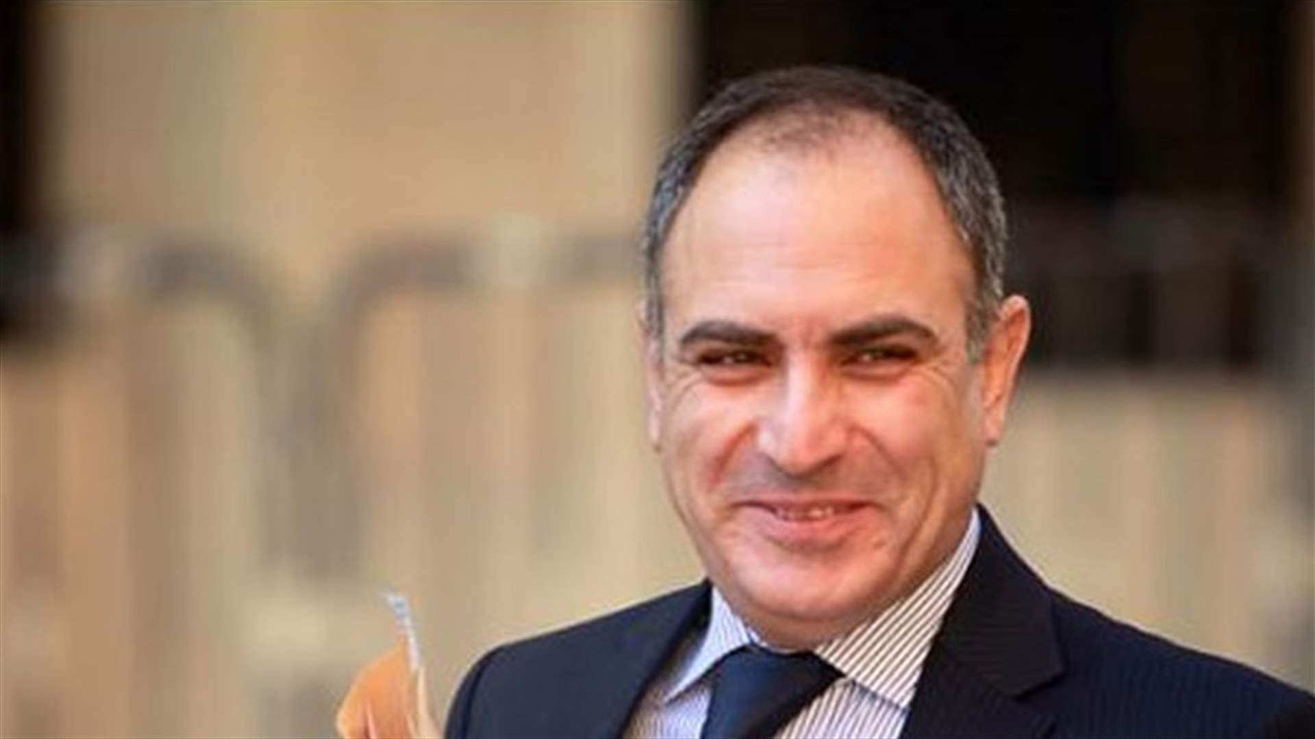 أسود: المسيحي ليس حامل ممسحة لاحد