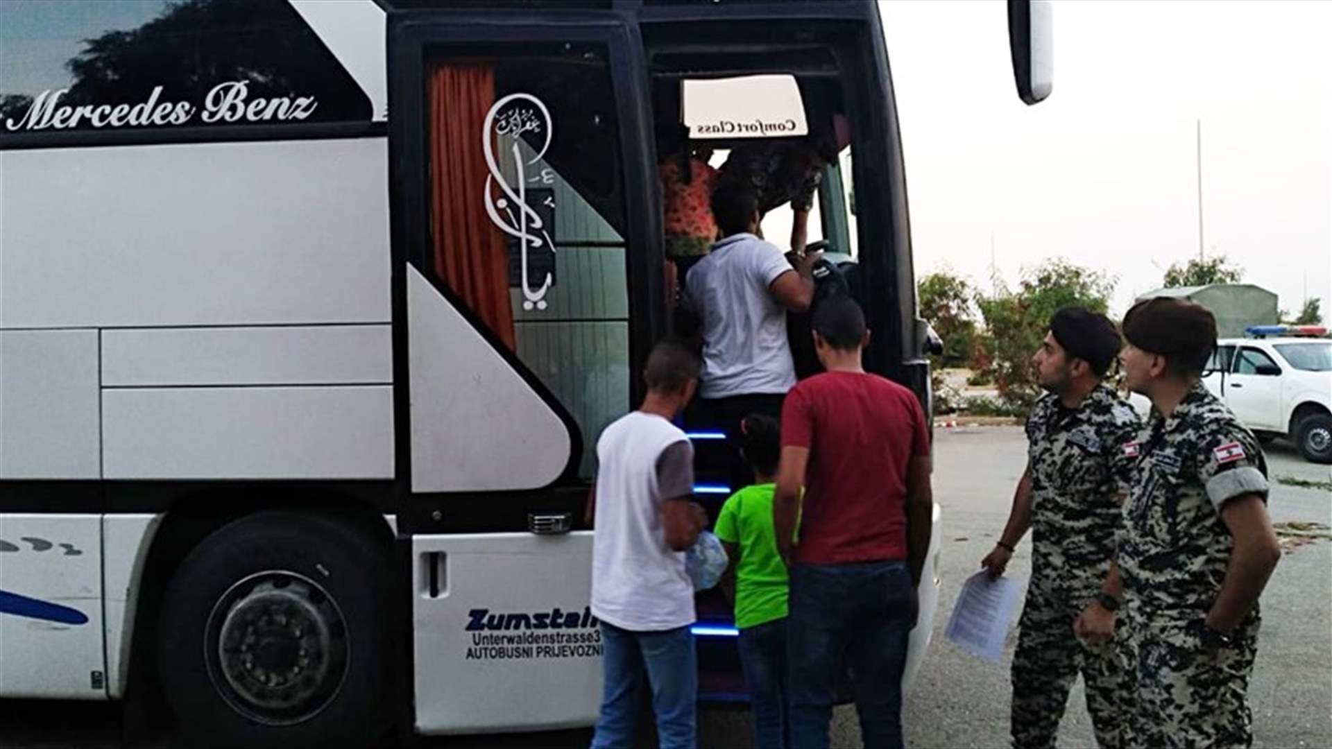 تأمين العودة الطوعية لـ427 نازحا سوريا عبر معبري المصنع والعبودية
