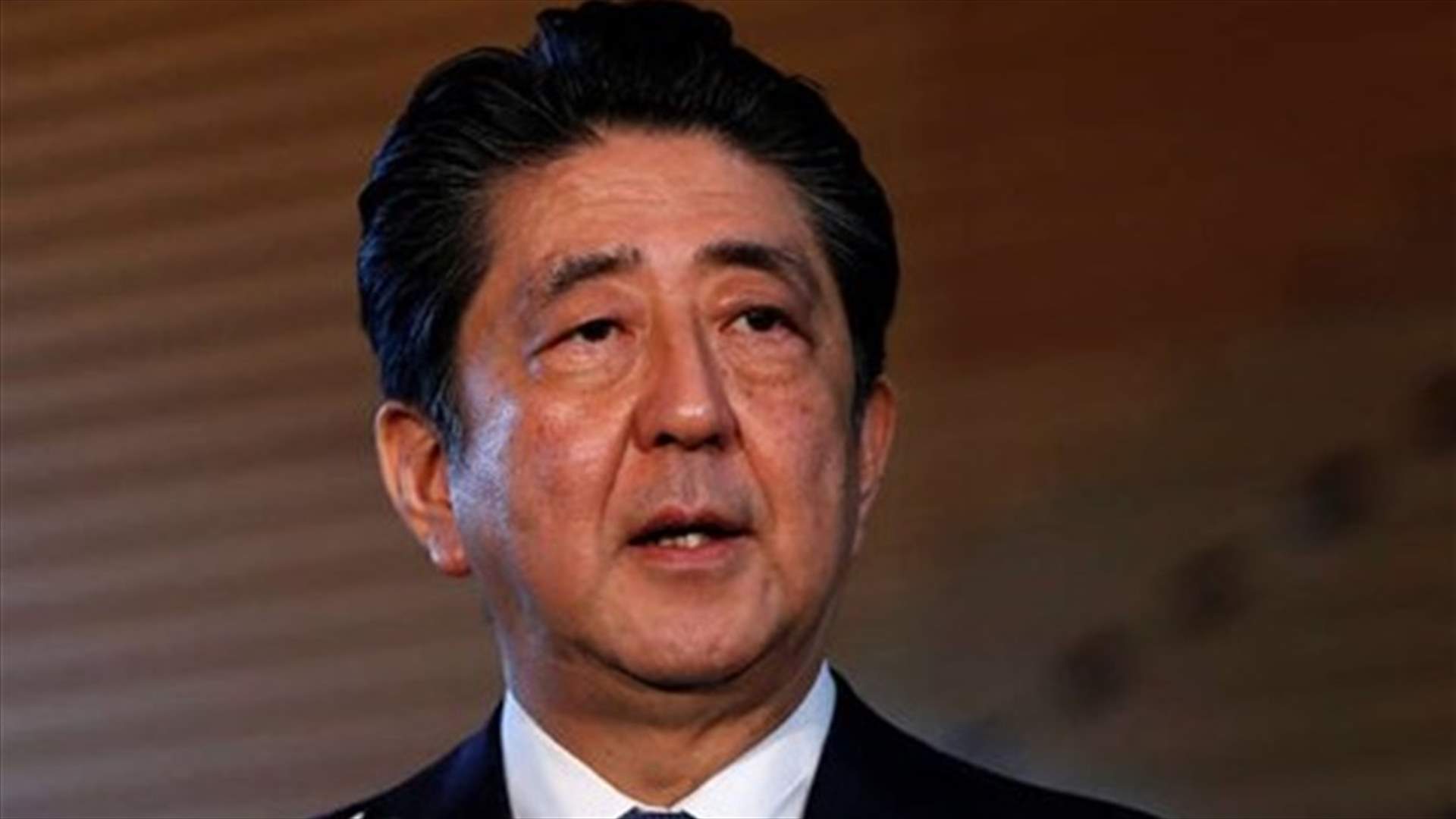 رئيس الوزراء الياباني يفوز بولاية جديدة