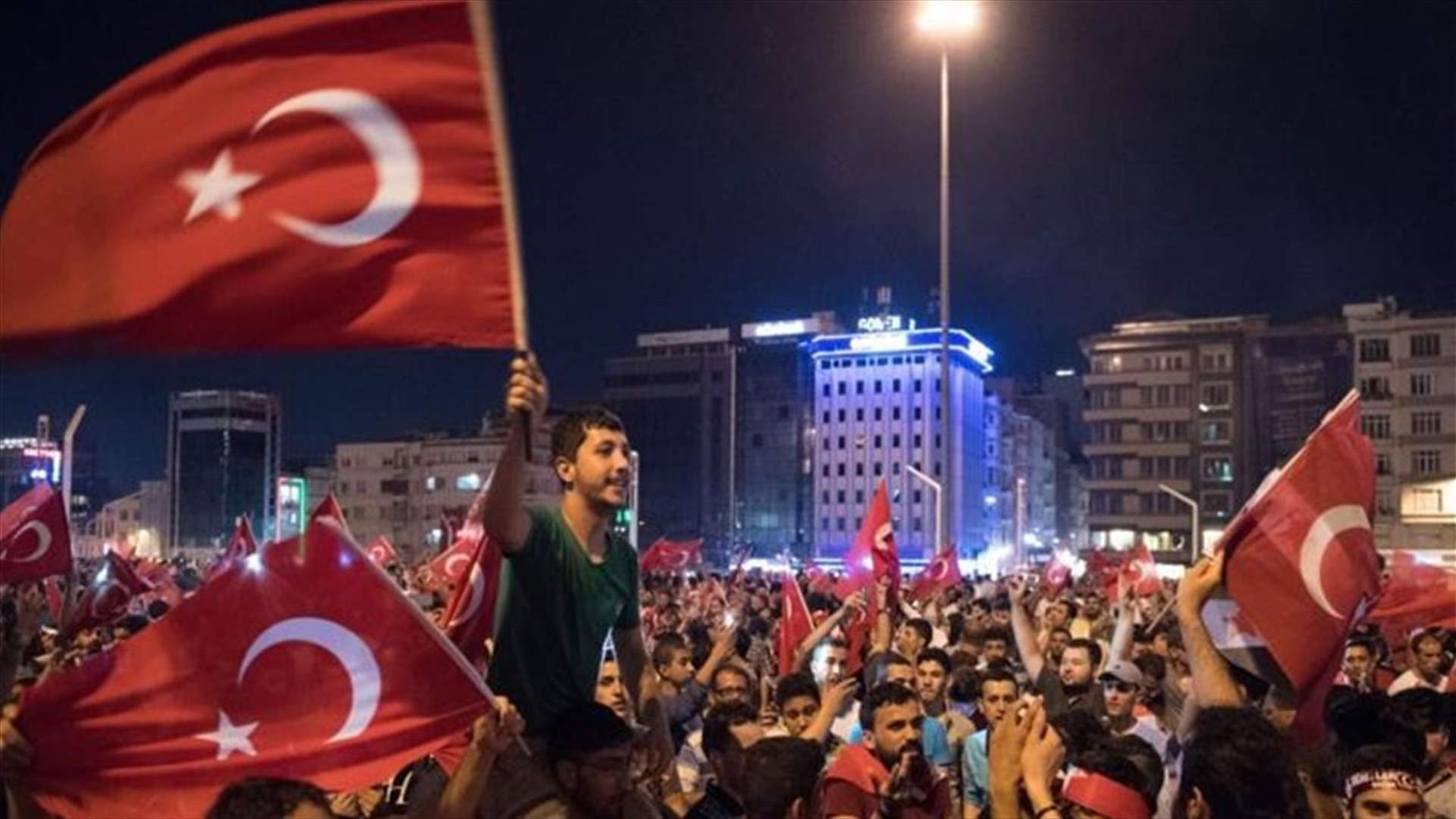 اعتقال 85 عسكريا لصلتهم بالانقلاب الفاشل في تركيا