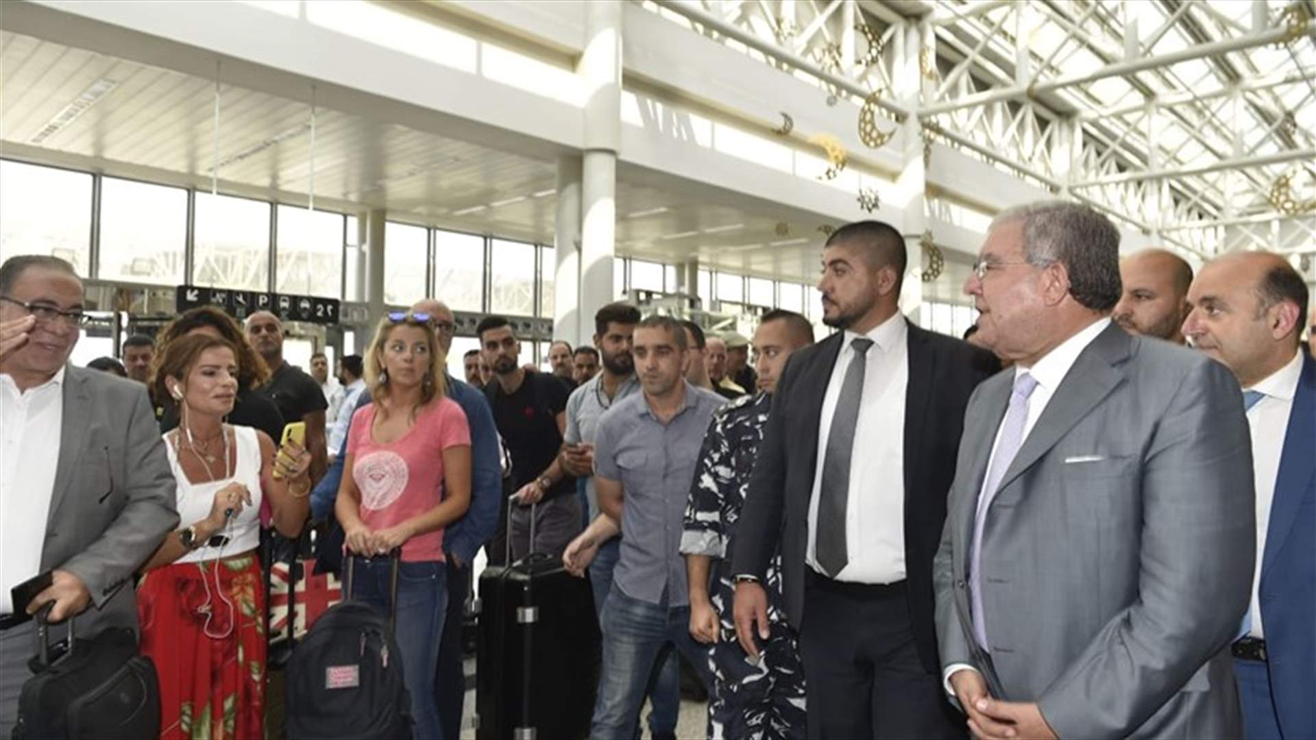 المشنوق من المطار: الاشكال انتهى ولن يتكرر