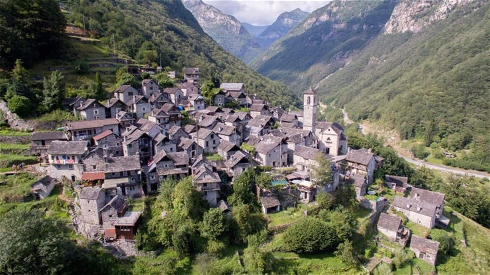 قرية سويسرية يعيش فيها 12 شخصاً... هذا ما يطالبون به!