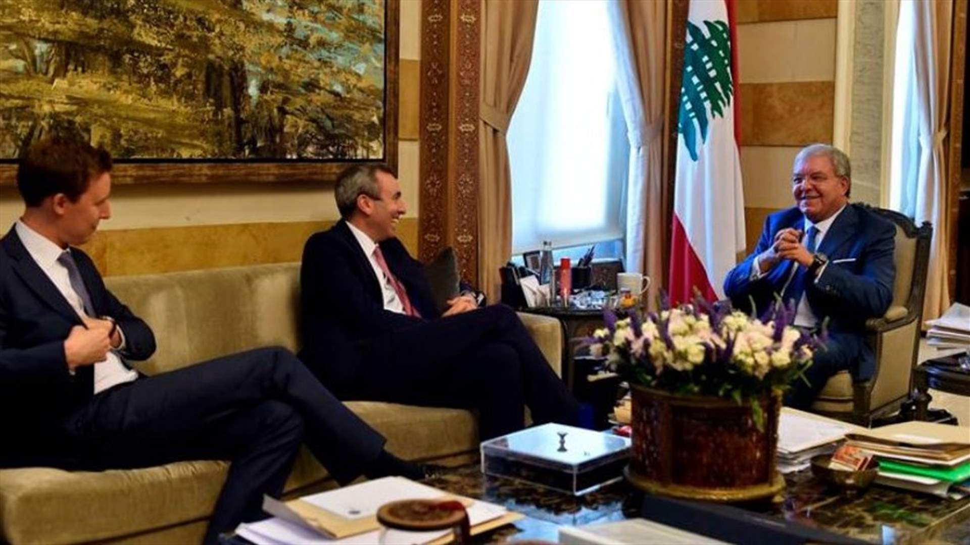 Al-Mashnouq meets with British Ambassador, says transparent probe into airport issue launched to take necessary measures