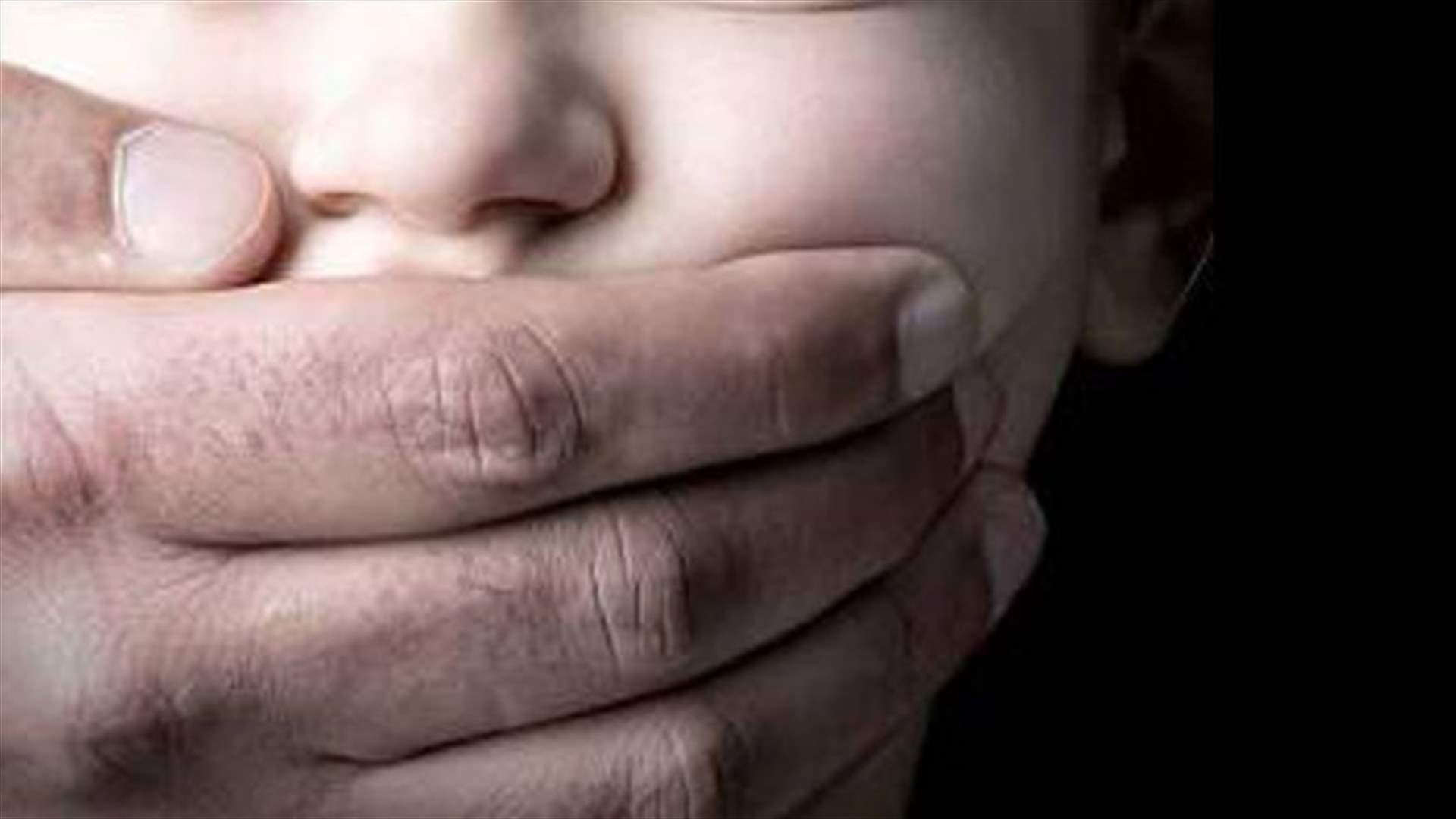خطفت ابنها بالتعاون مع عشيقها... من أجل المال!