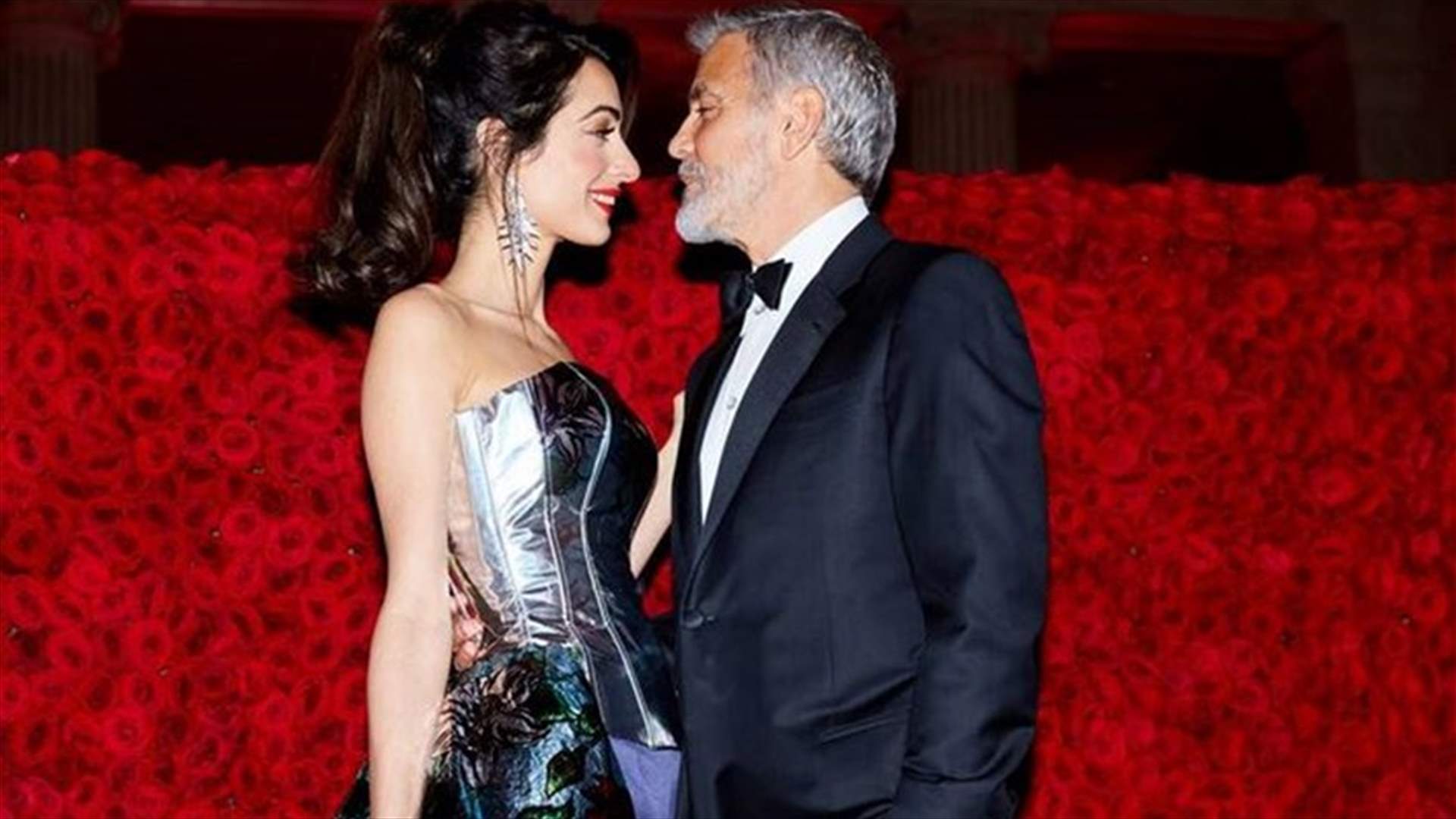 جورج كلوني يعترف: "لاحقت أمل لعدة أشهر بعدما التقينا لأول مرة"