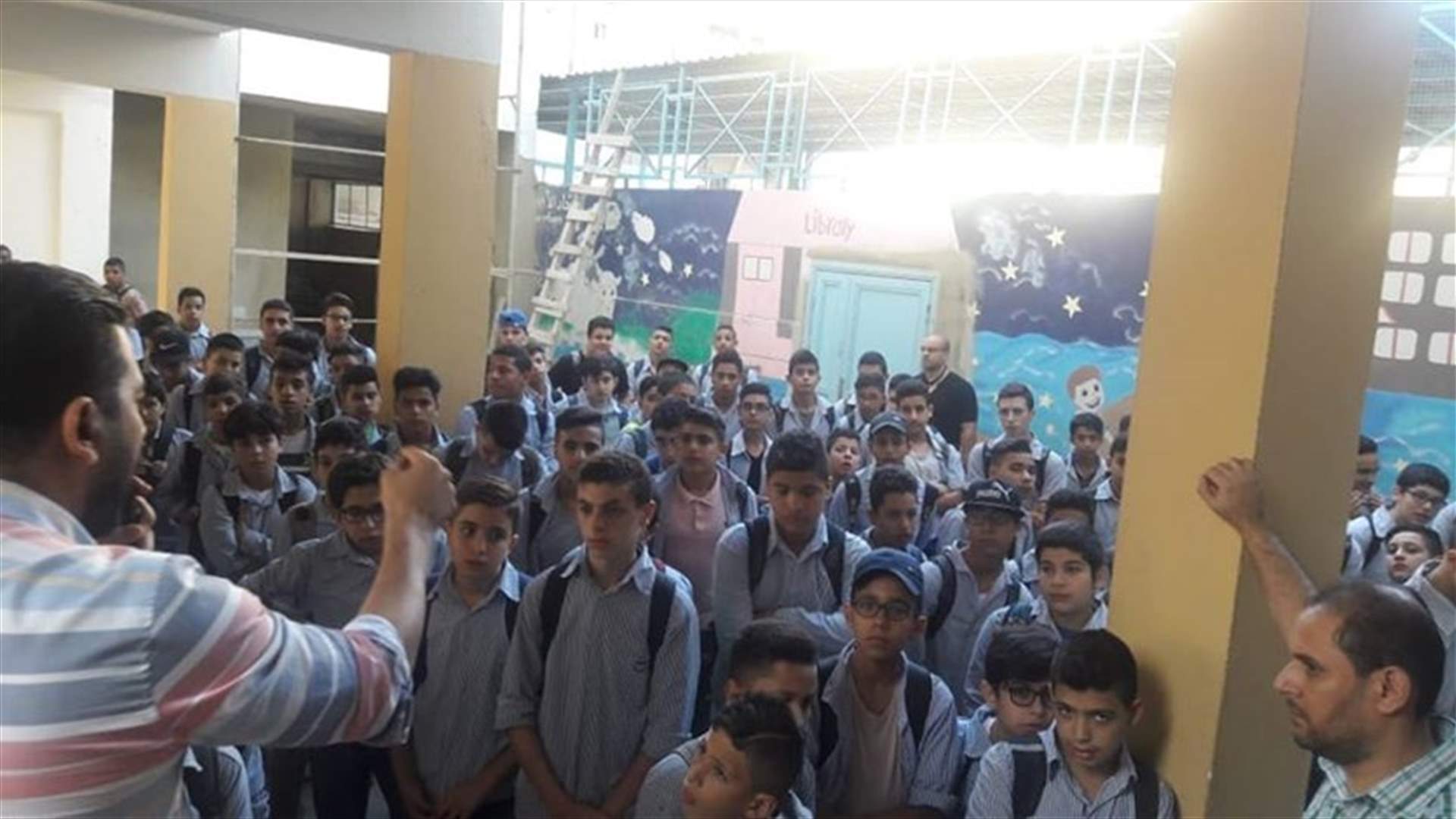 إعتصام في مدرسة بمخيم البداوي