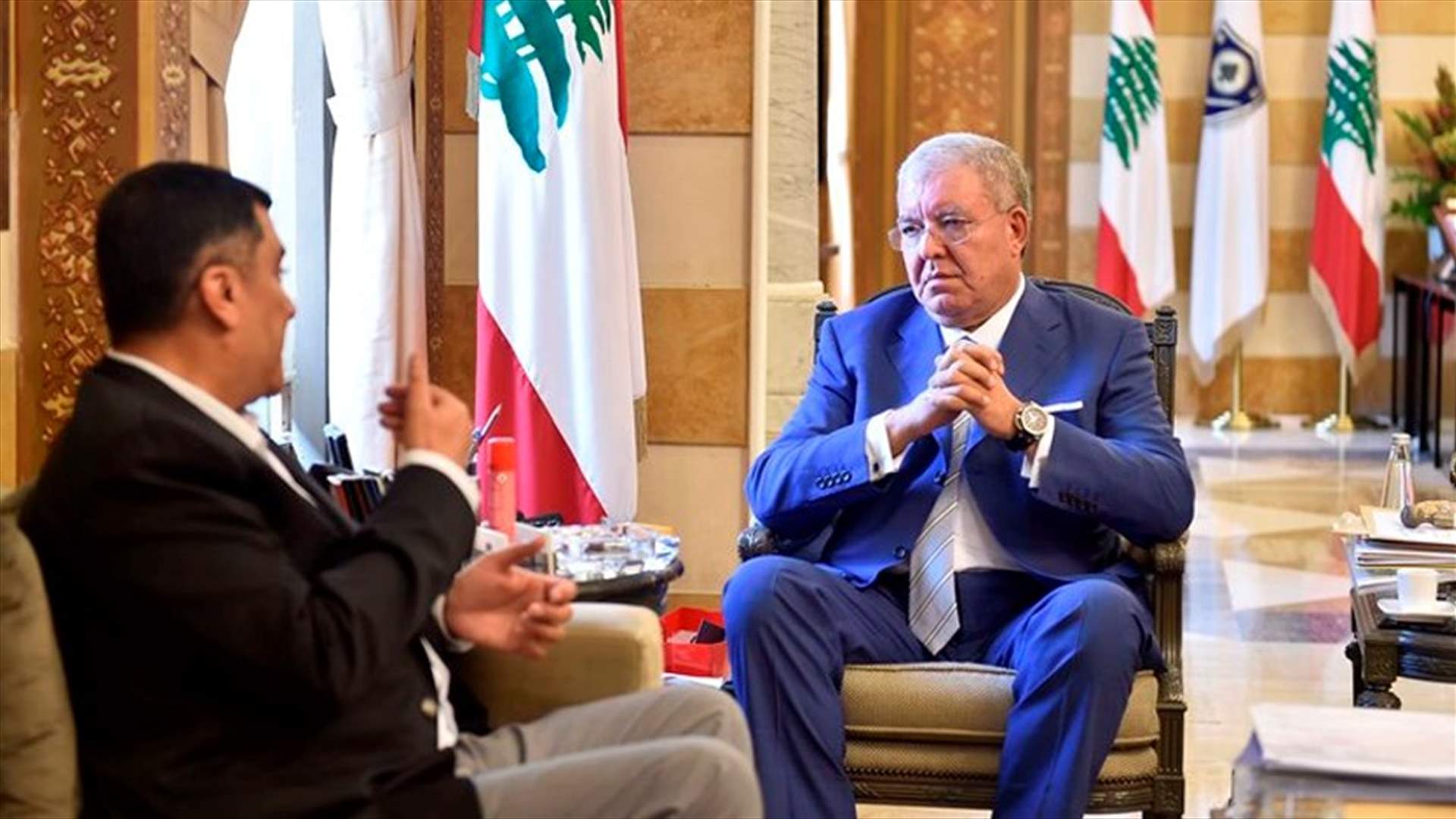 اوضاع المطار بين نهاد المشنوق ومحمد الحوت