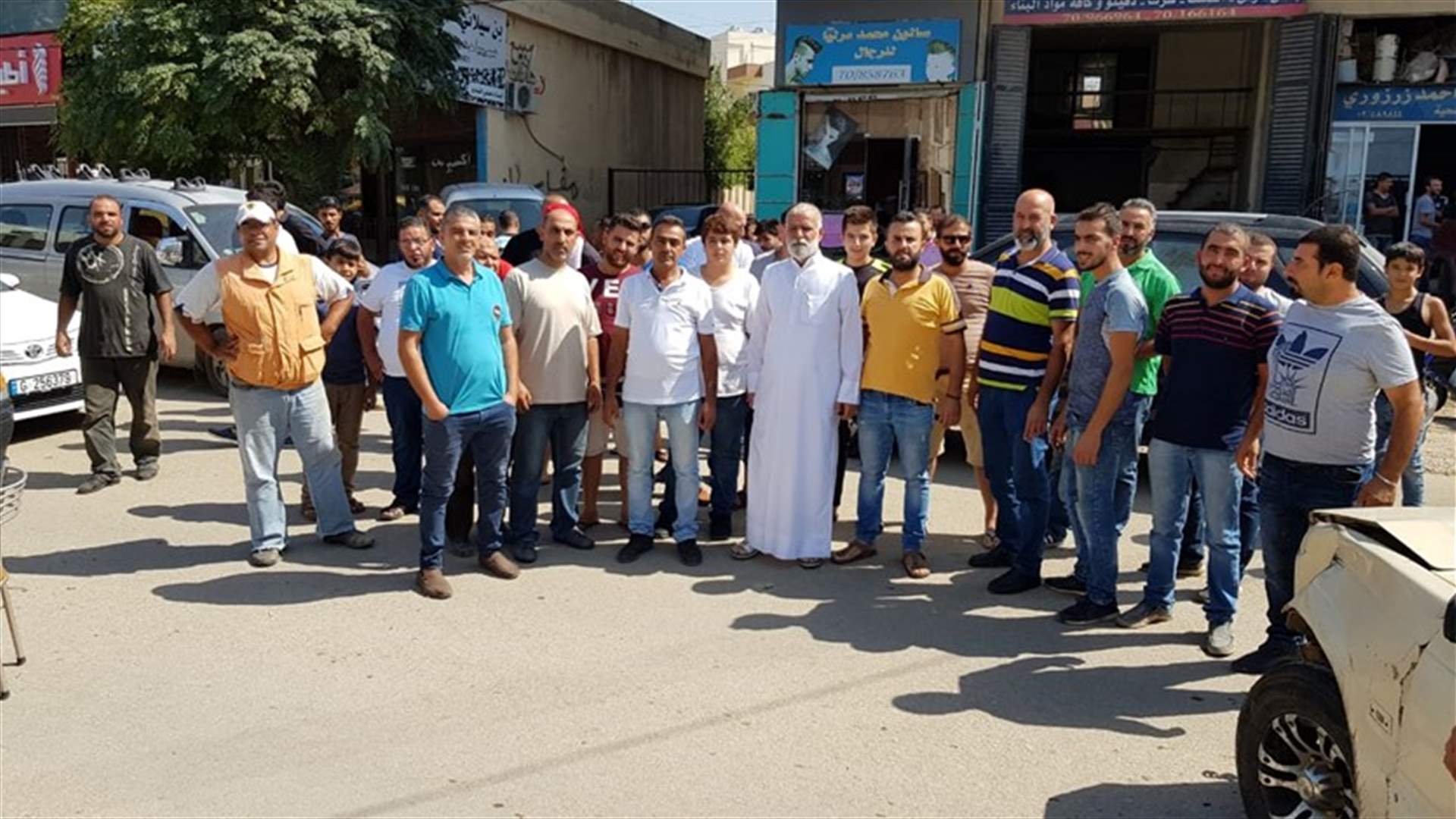 قطع الطريق عند مفرق بلدة كوشا احتجاجا على انتشار الحفريات