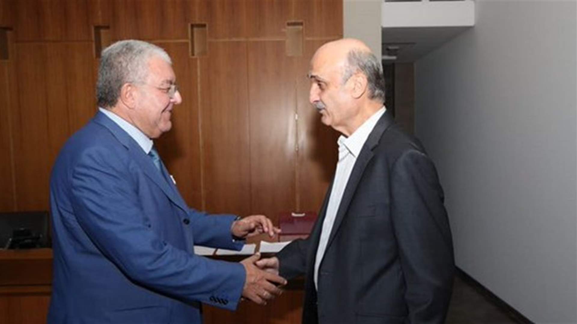 Geagea meets Caretaker Min. Machnouq in Maarab