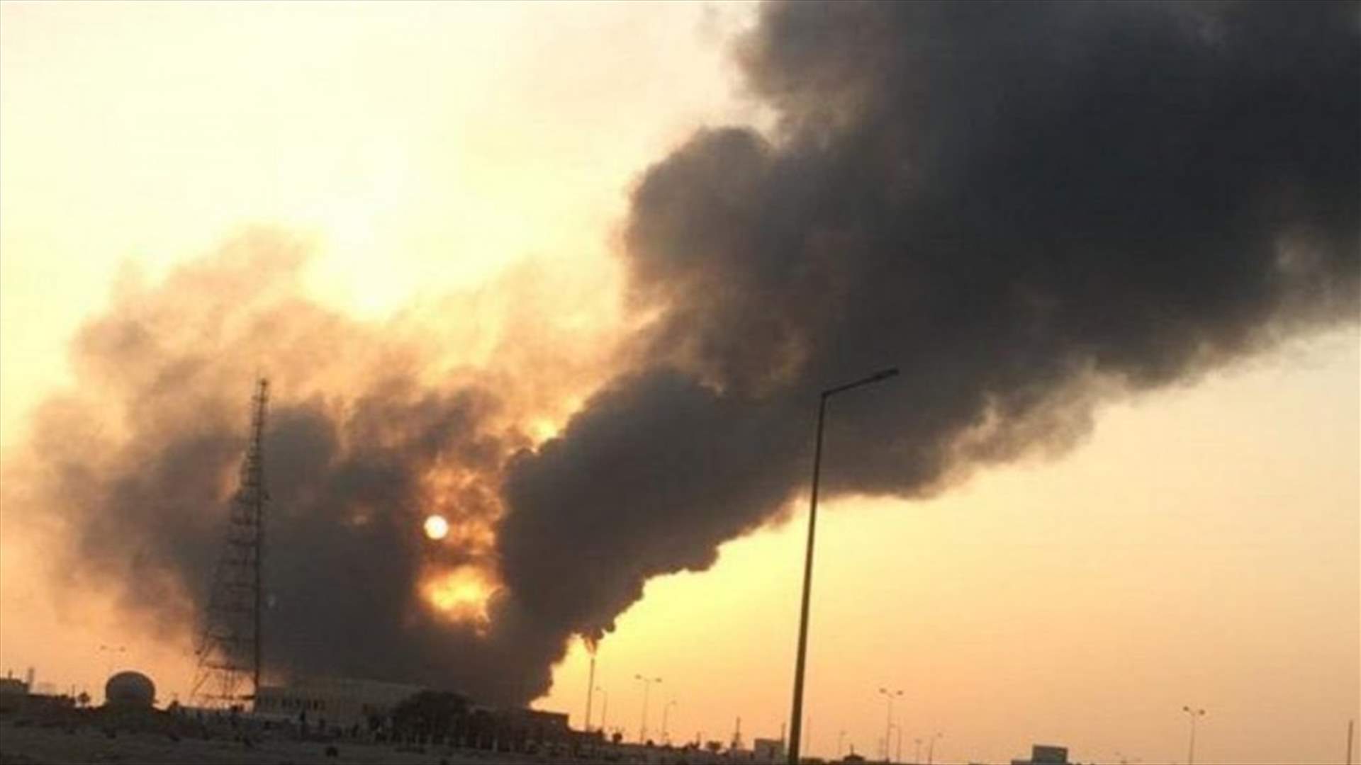 مقتل شخص وإصابة 11 إثر حريق في مصنع للبتروكيماويات في السعودية