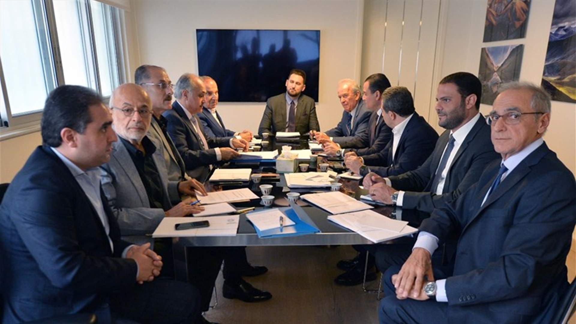 اللقاء الديمقراطي: للاسراع بتشكيل حكومة وحدة وطنية تأخذ بالإعتبار أحجام الكتل