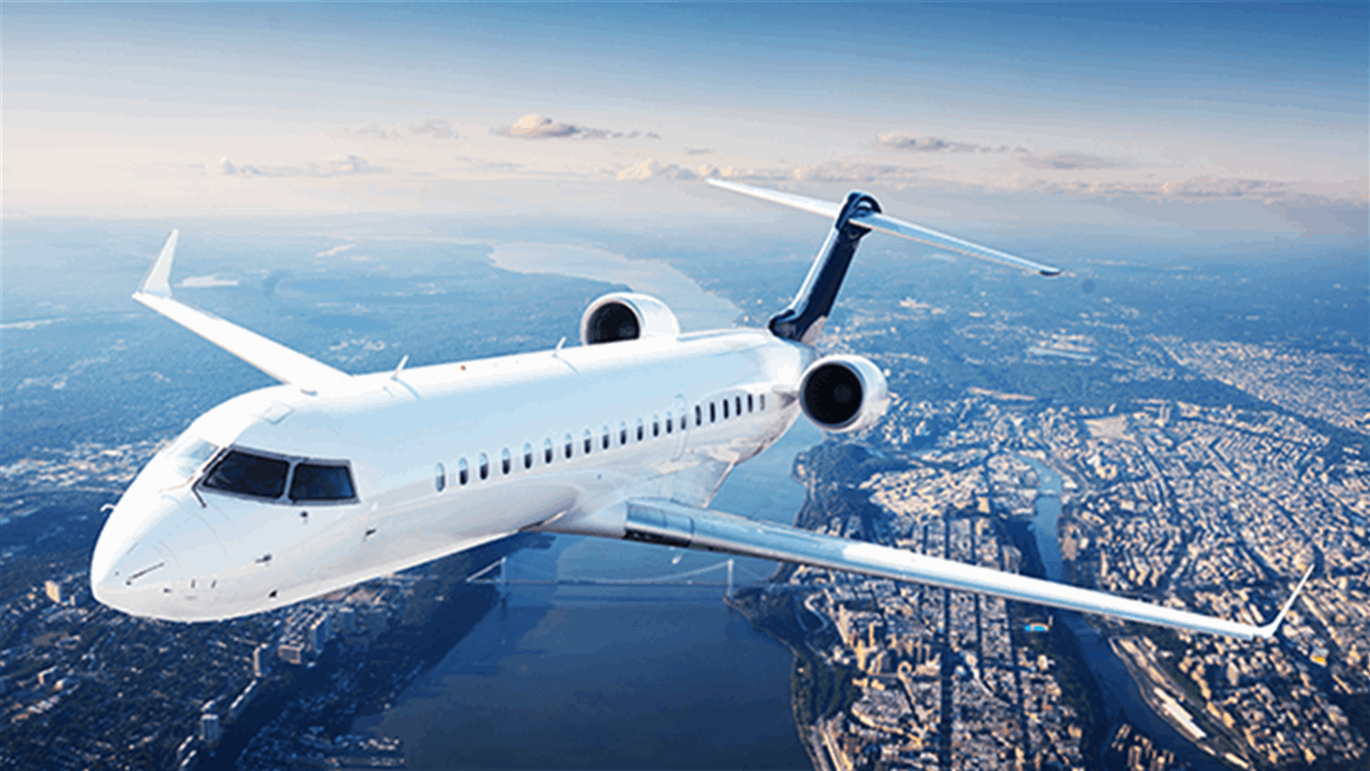 راكبة تُدخّن في مرحاض الطائرة... وفيديو يوّثق ماذا حصل عند الهبوط