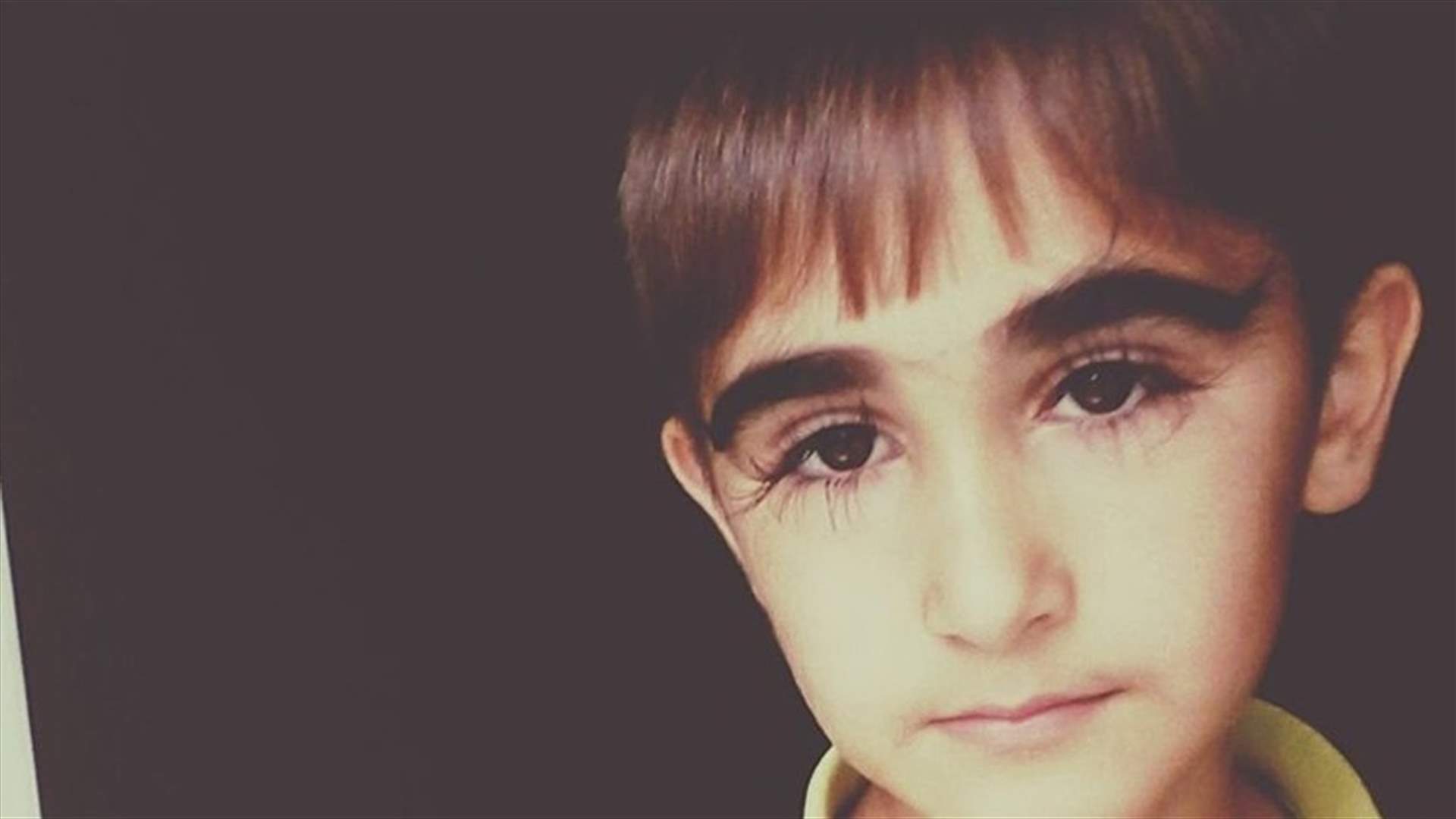 تعرّفوا على موينا باتشونايف... صاحب أطول رموش في العالم (صور)