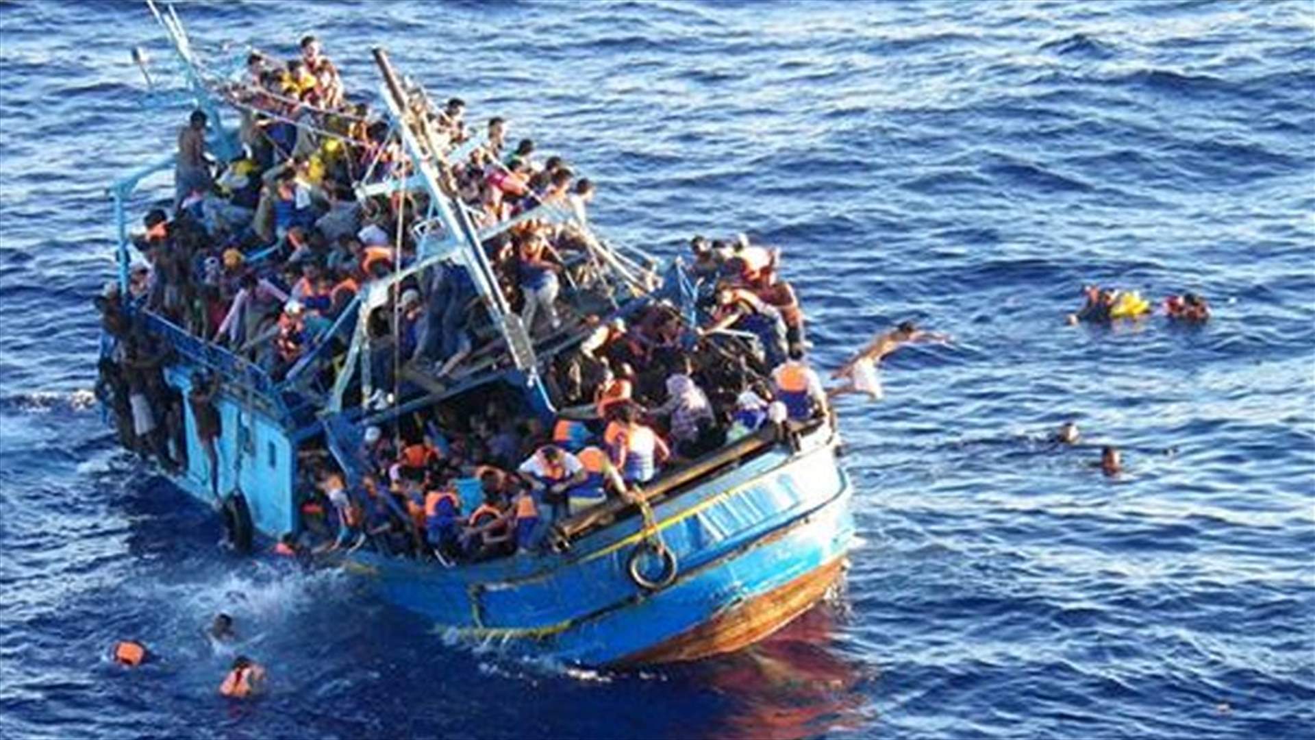 قتيل في غرق زورق مطاطي على متنه 10 مهاجرين قبالة جربة التونسية