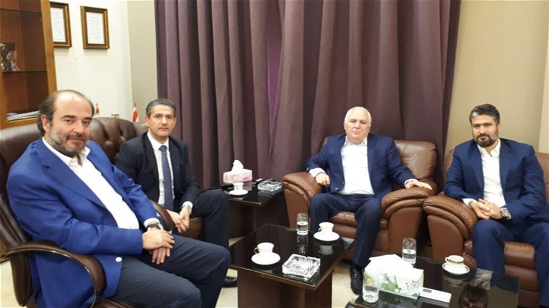 عقيص وضاهر والمعلوف عرضوا ومحافظ البقاع لموضوع نصب الشهداء... وبحثوا في حل مرض للجميع