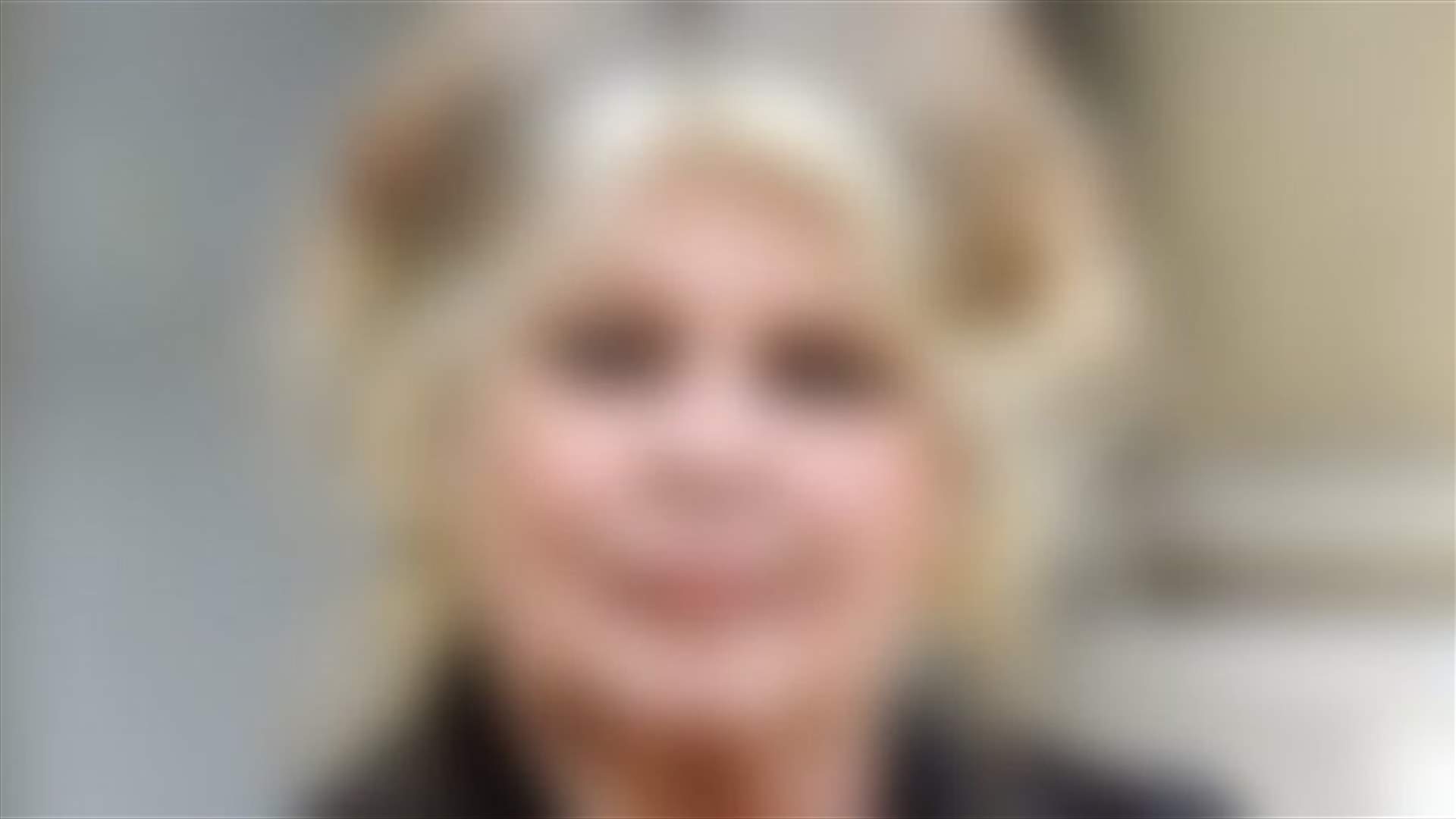 فنانة عالمية تكشف عن معاناتها مع سرطان الثدي بعد شفائها...