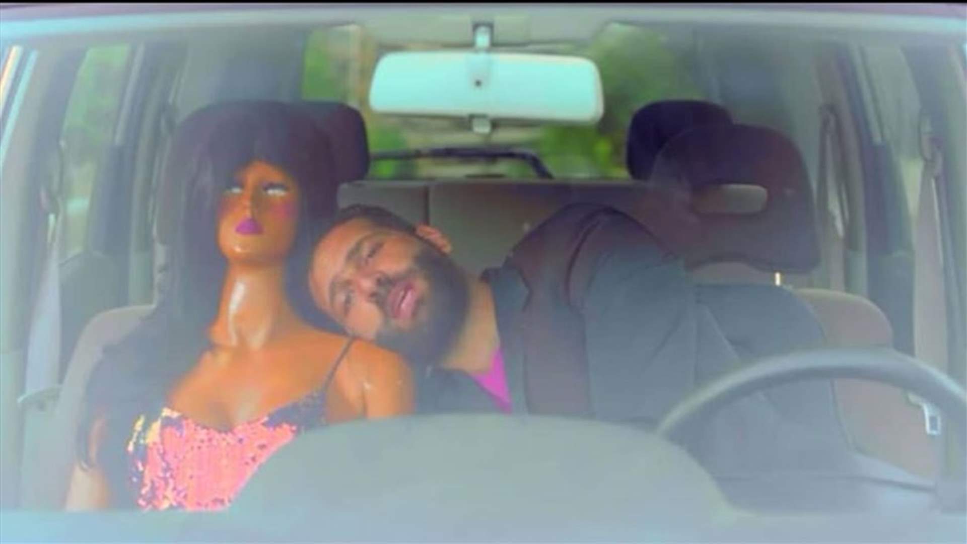 وسام صليبا يكشف للـLBCI... لماذا اختار الدمية لـ"تمثّل" معه في فيديو كليب "إذا ناوية"؟