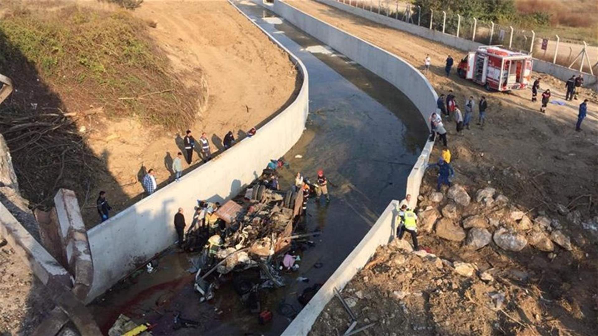 قتلى اثر تدهور شاحنة تقل مهاجرين غير نظاميين غربي تركيا(صورة)