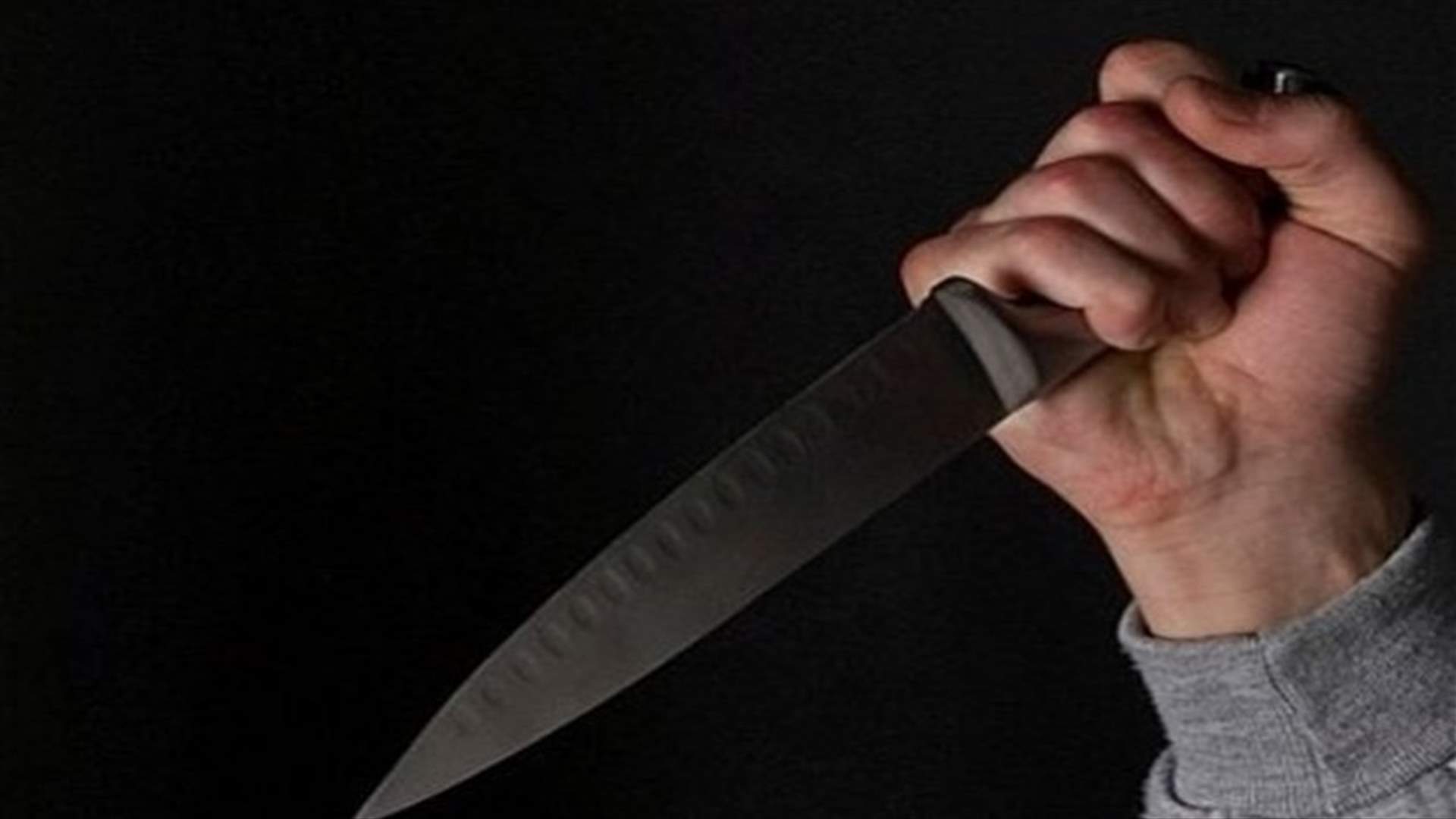 في جبيل...طعنوه عدة مرات ثم سرقوا سيارته