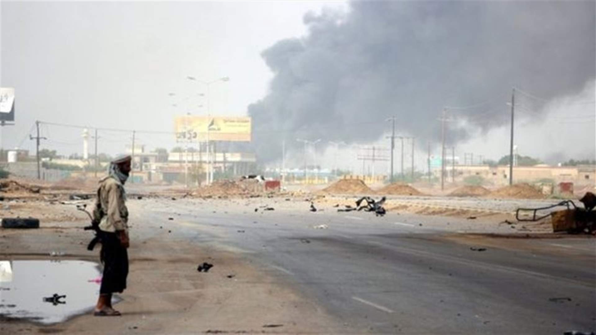 مقتل 15 مدنيا يمنيا في هجوم على حافلات في الحديدة