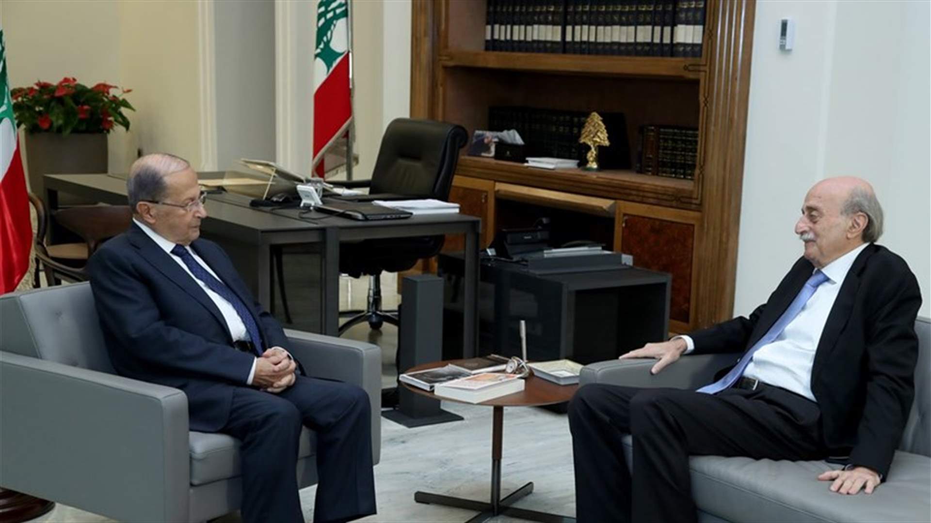 كتابان من جنبلاط لعون...
