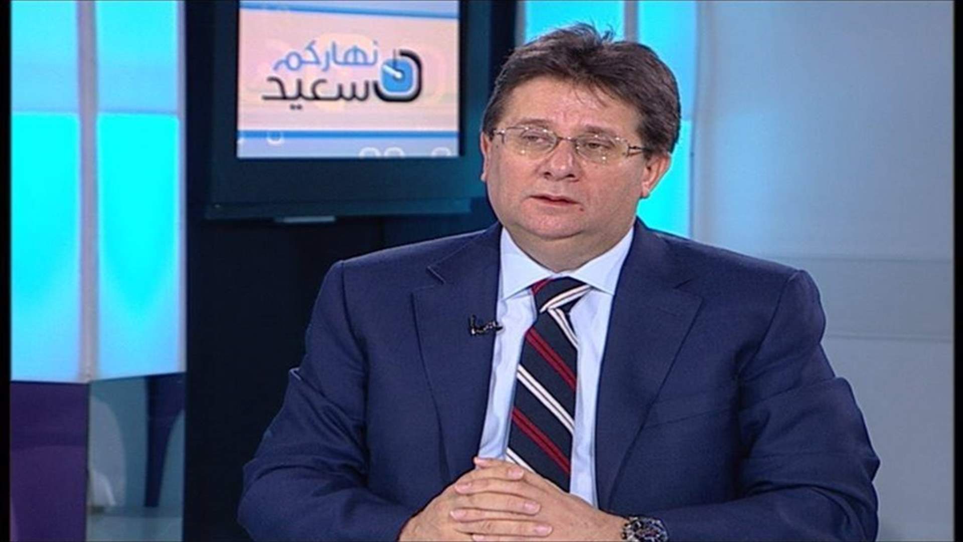 كنعان تسلم من حاصباني تفاصيل الاعتماد الاضافي للدواء