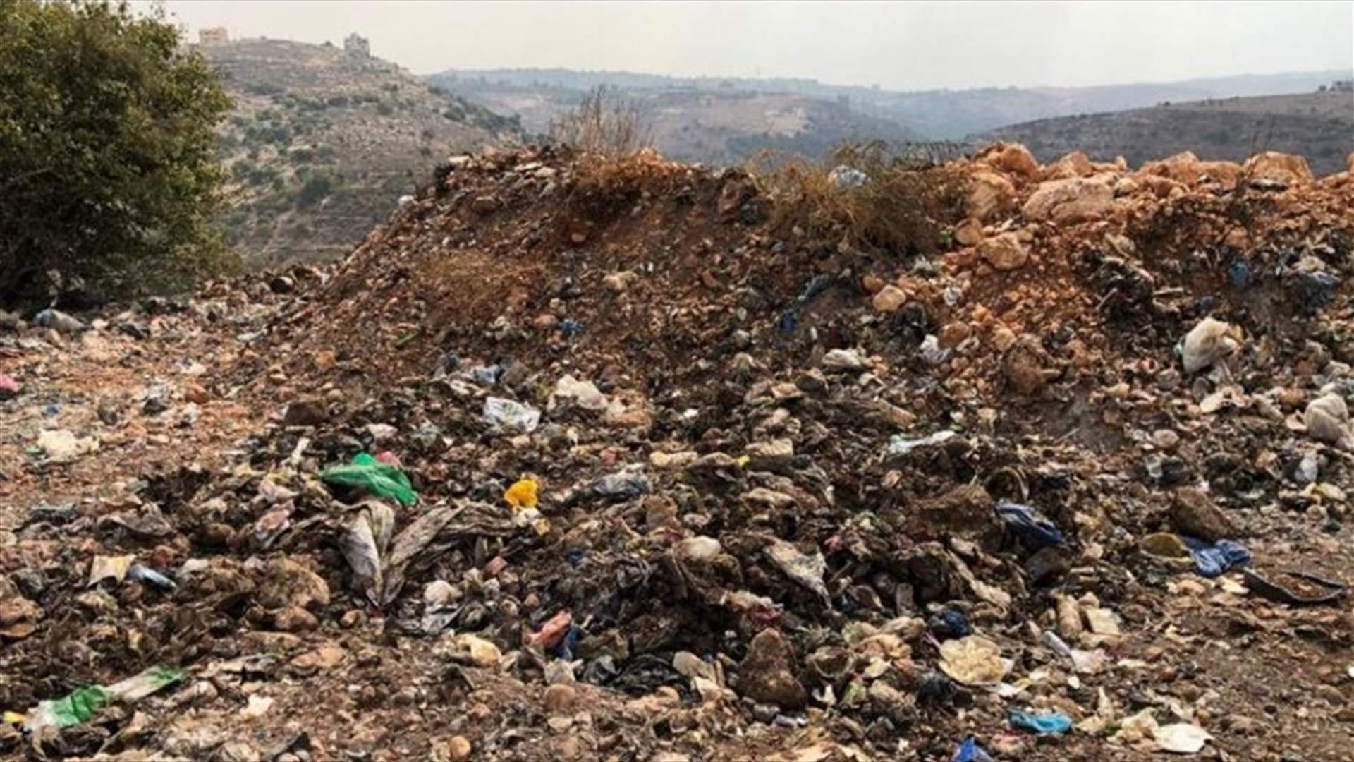 قرار قضائي بإلزام بلدية كفرتبنيت وقف اعمال حرق النفايات