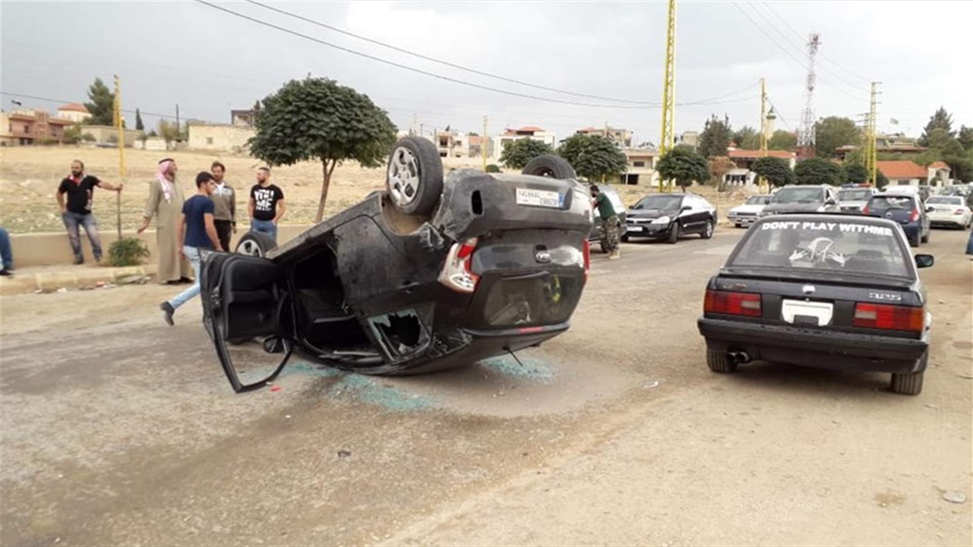إطلاق النار على سيارة في بعلبك وإصابة سائقها