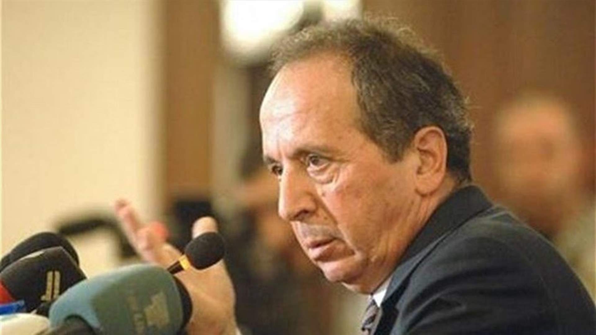 السيّد: مصائبُ قوْمٍ عند قَوْمٍ فوائد