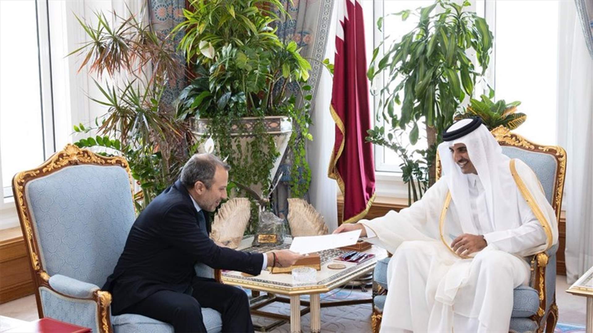 باسيل سلم أمير قطر دعوة لحضور القمة الاقتصادية العربية في بيروت