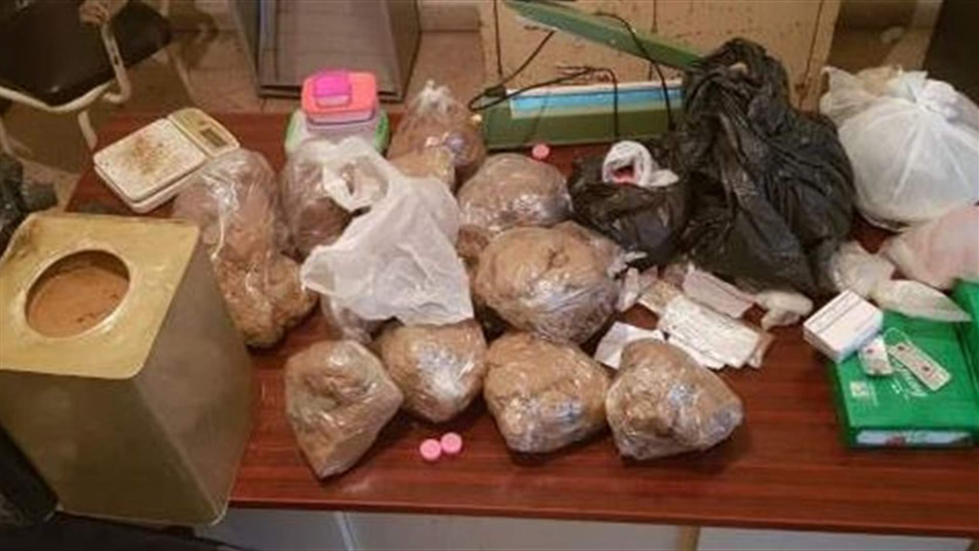 في بكفيا...ضُبط وبحوزته كمية كبيرة من المخدرات(صورة)