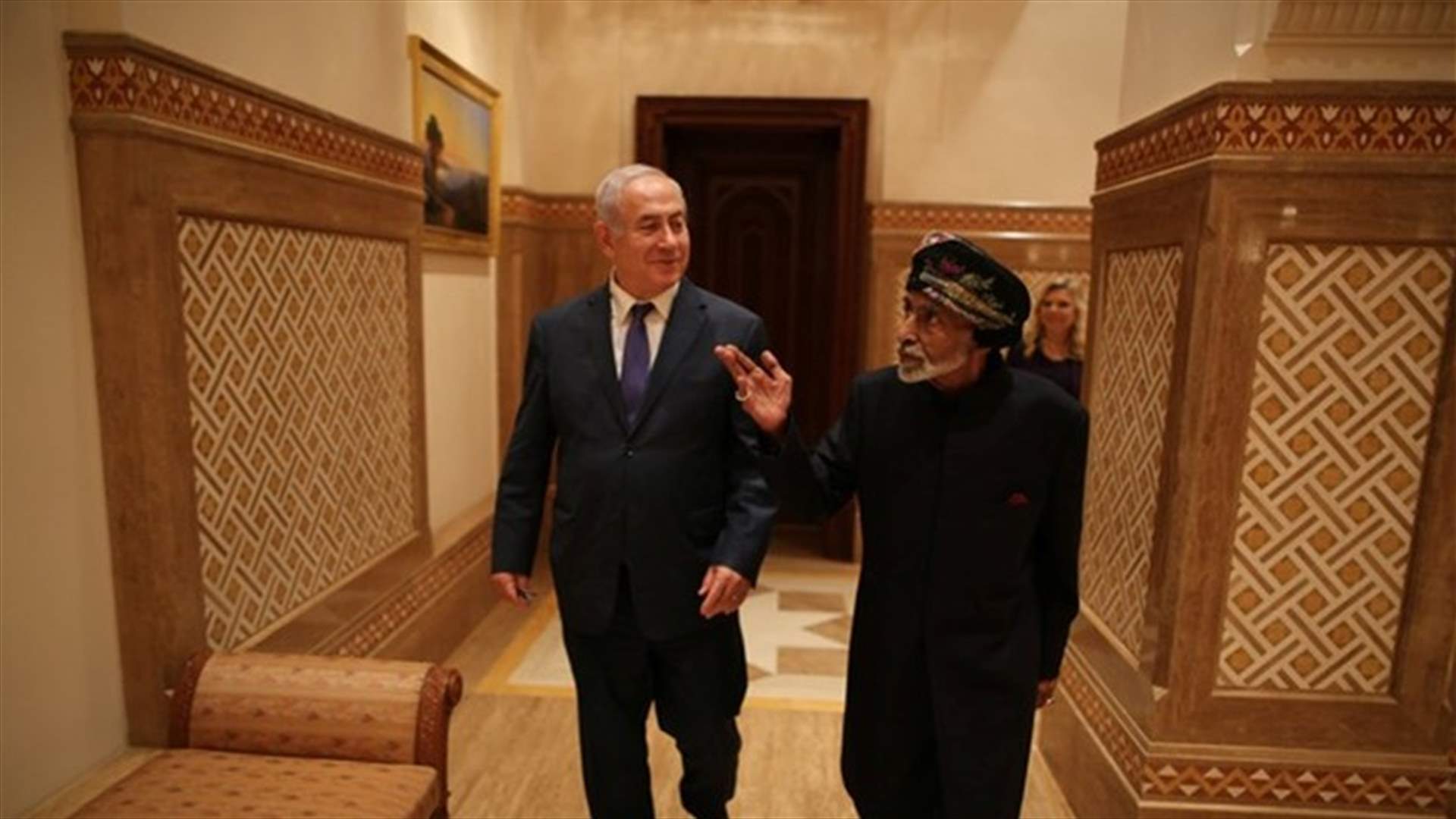 نتانياهو قام بأول زيارة رسمية إلى سلطنة عُمان... والتقى بالسلطان قابوس