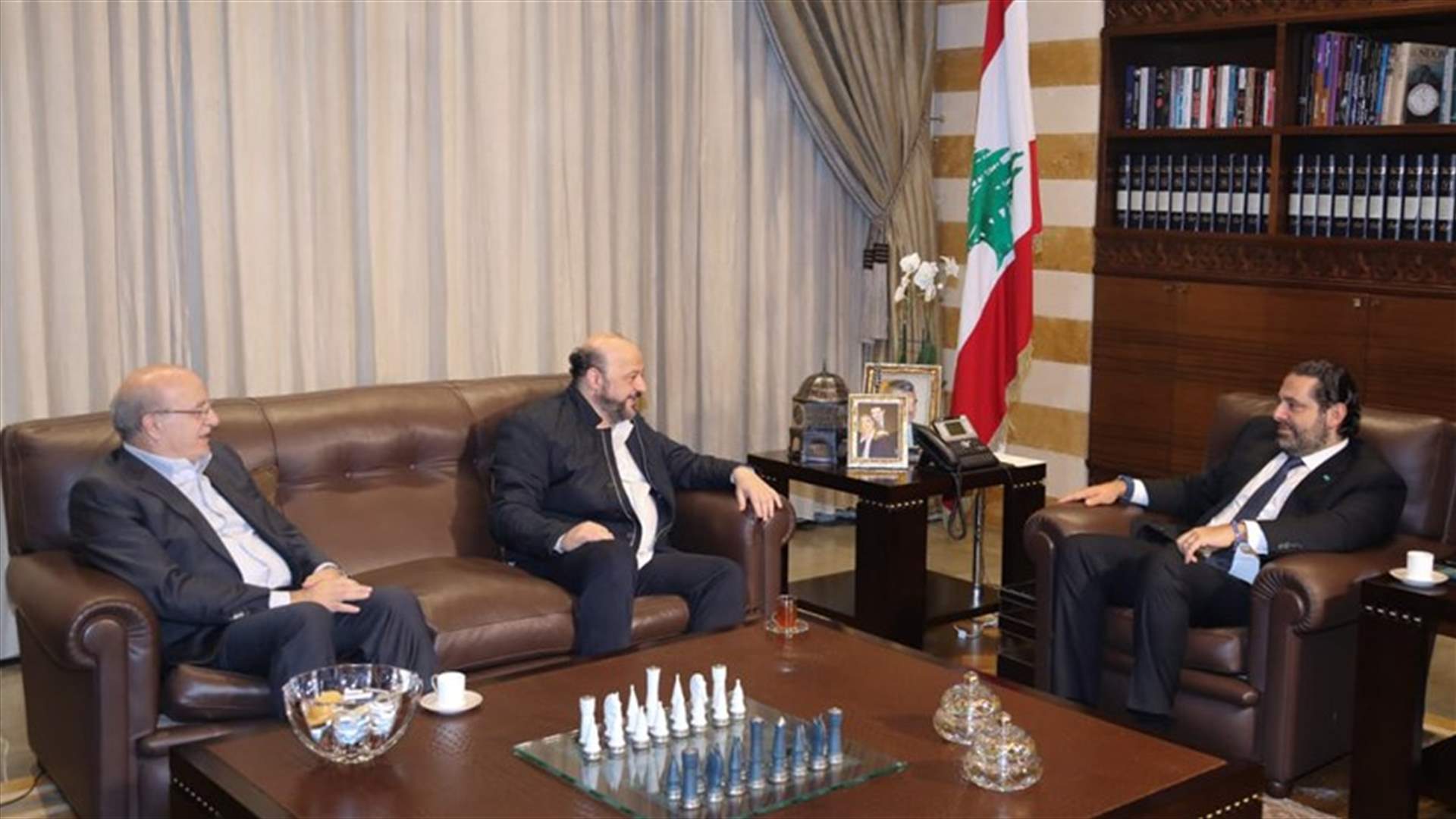 التطورات وملف تشكيل الحكومة بين الحريري والرياشي